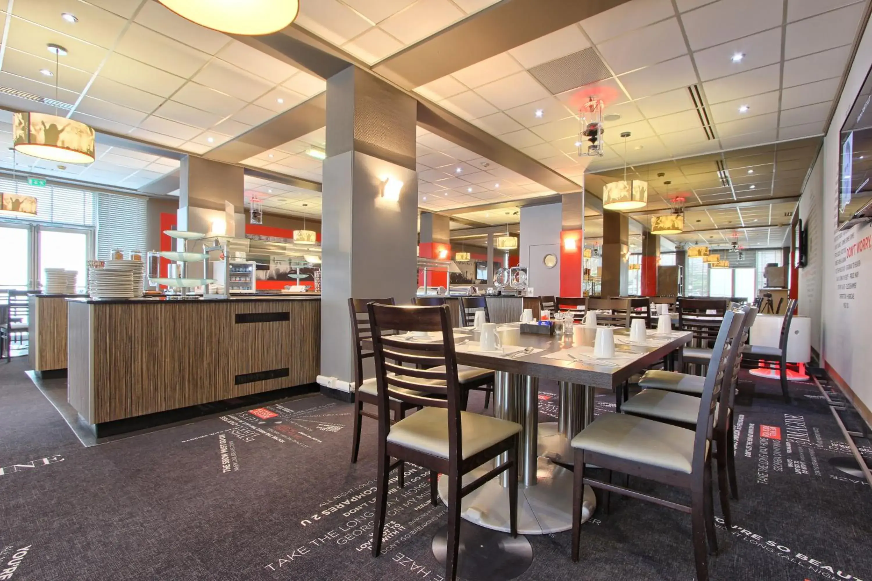 Meals, Restaurant/Places to Eat in Best Western Plus Paris Orly Airport