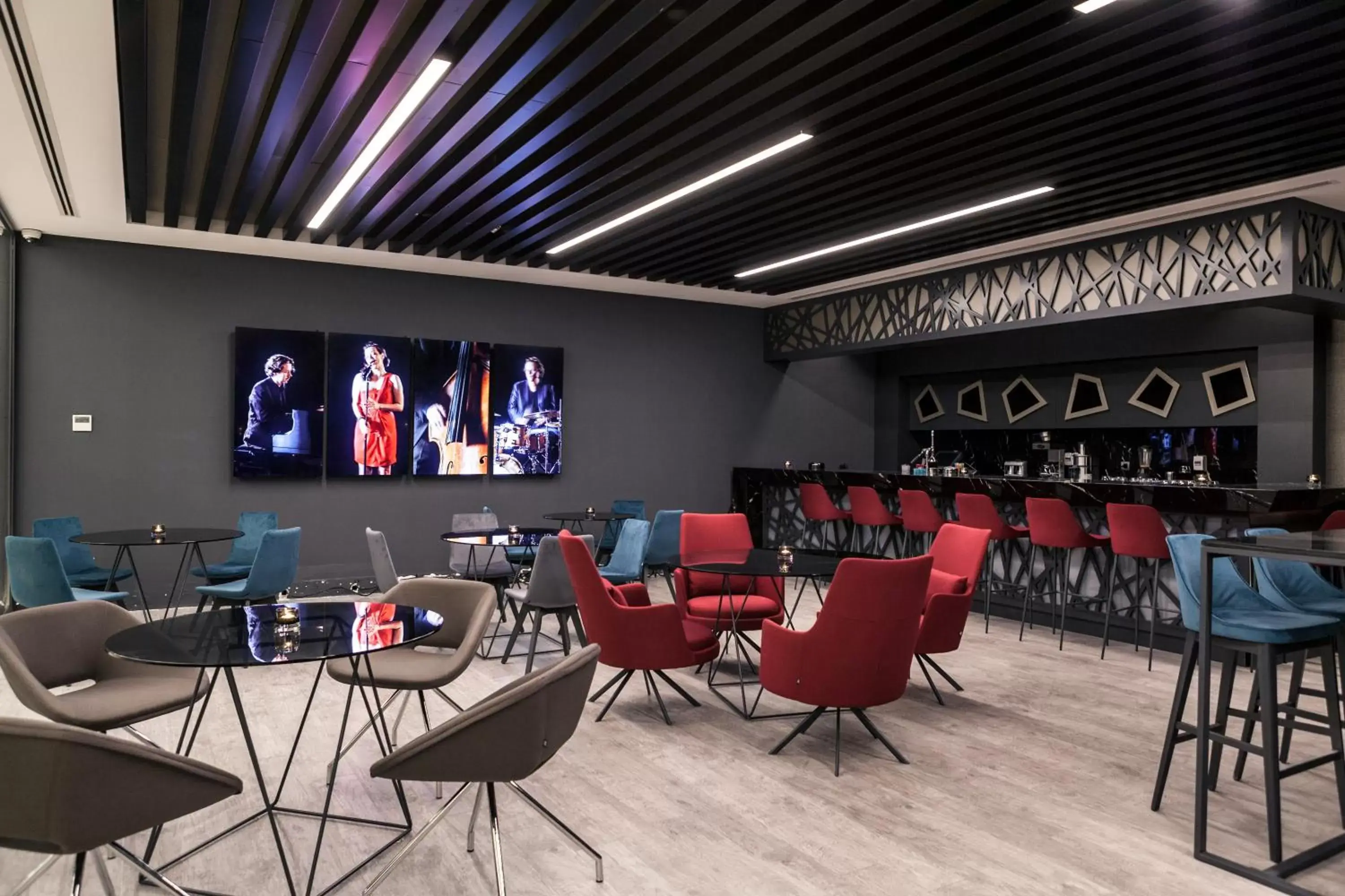 Communal lounge/ TV room, Restaurant/Places to Eat in Wish More Hotel Istanbul
