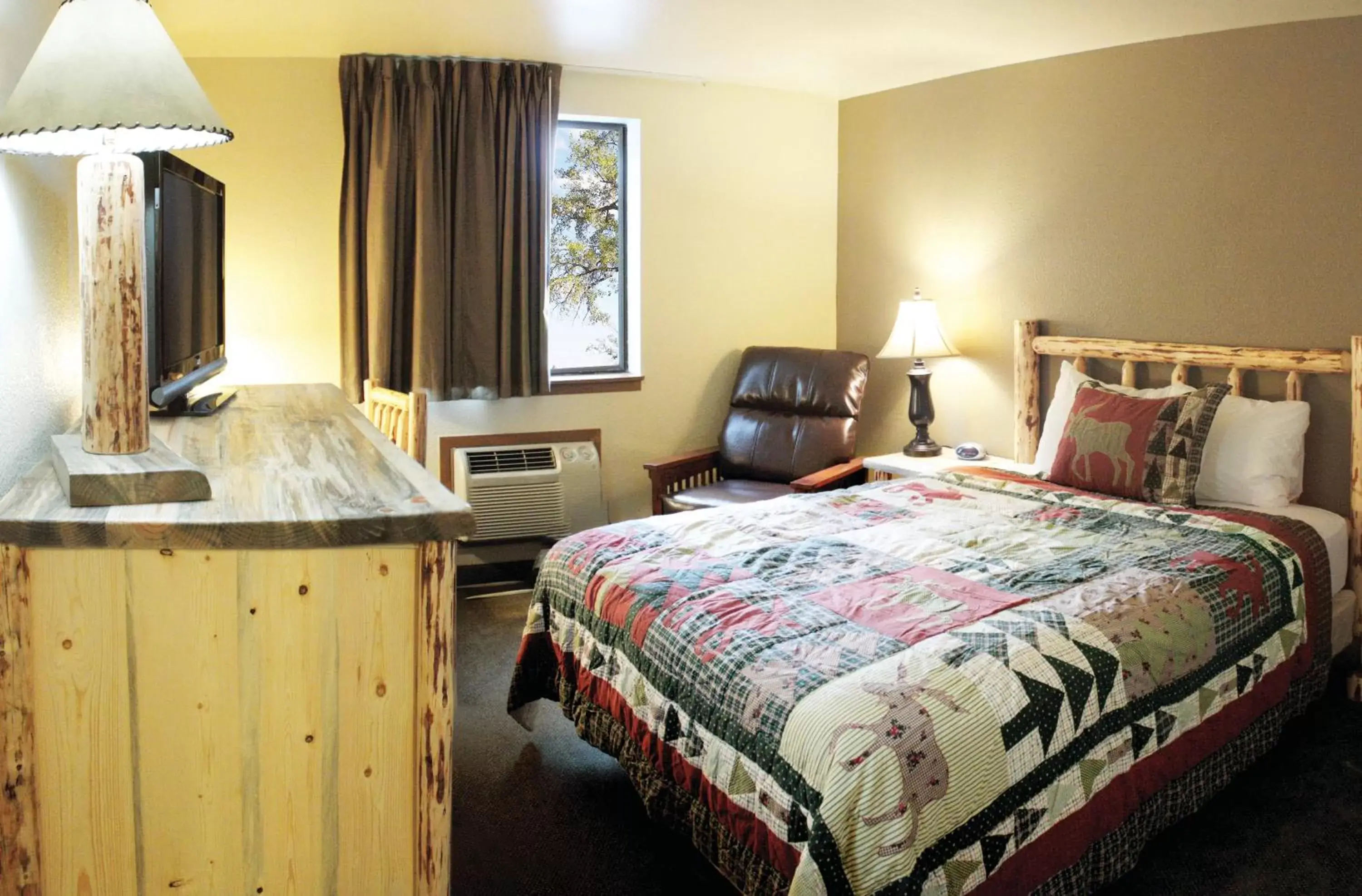 Bedroom, Bed in FairBridge Inn and Suites Sandpoint