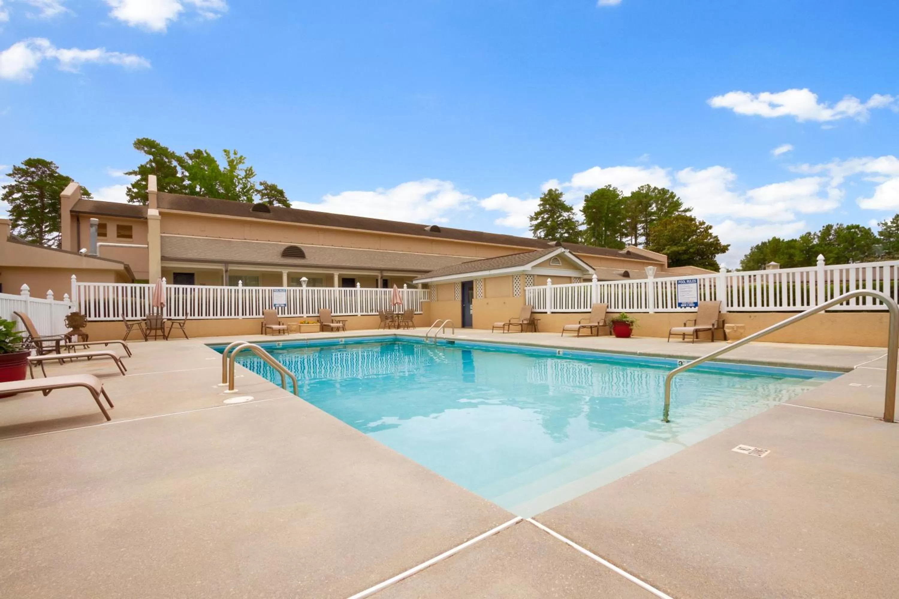 Swimming pool in Days Inn by Wyndham Alexander City