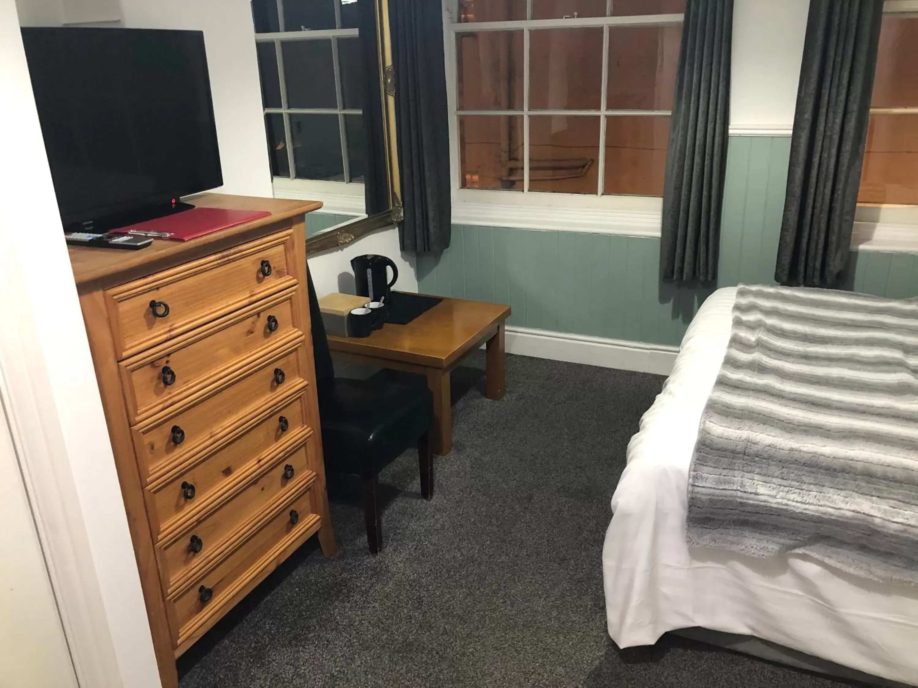 Bed in King William IV Bed in King William IV