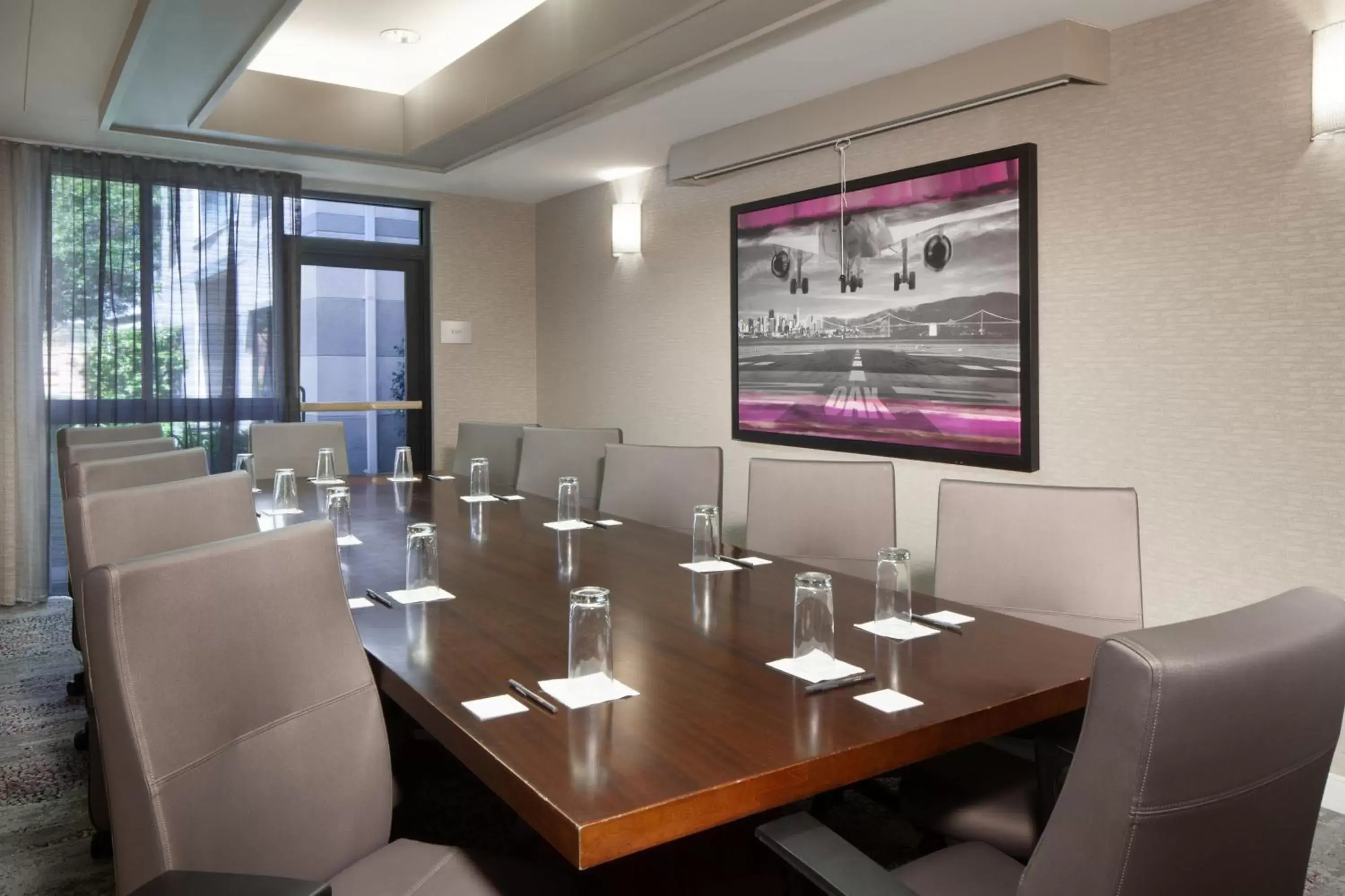 Meeting/conference room in Courtyard by Marriott Oakland Airport
