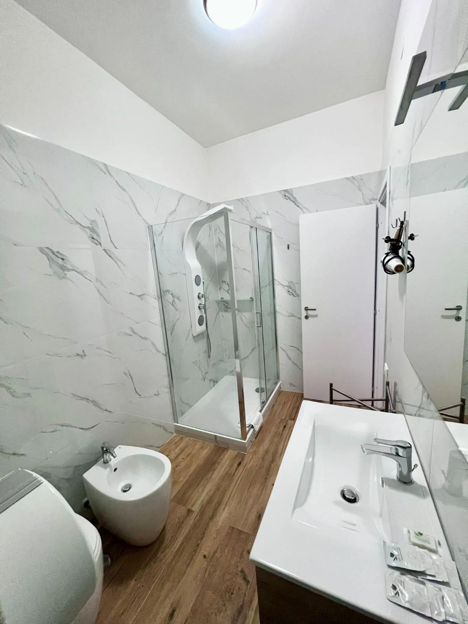 Shower in The Place In Rome Guest House