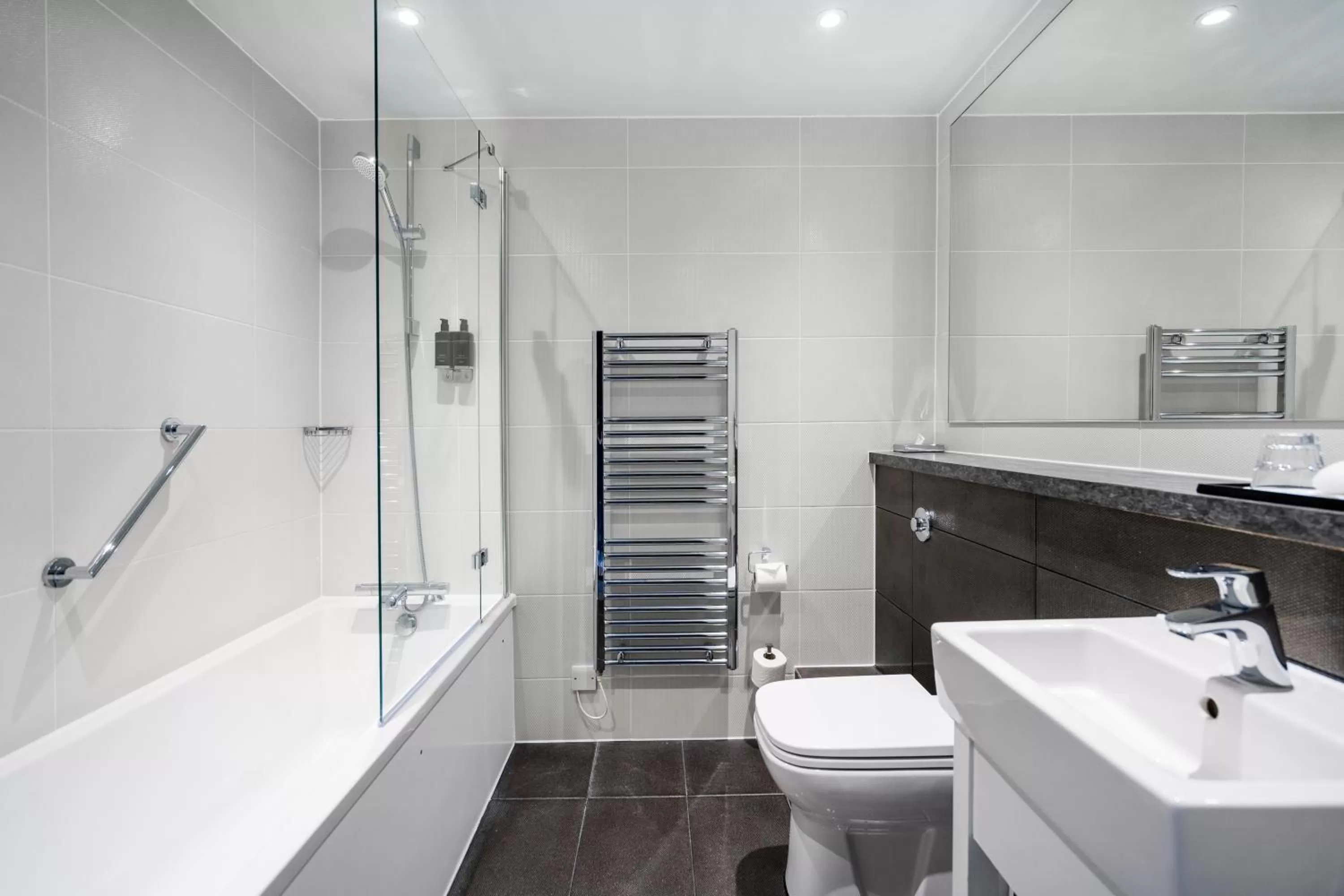 Bath in Bromley Court Hotel London