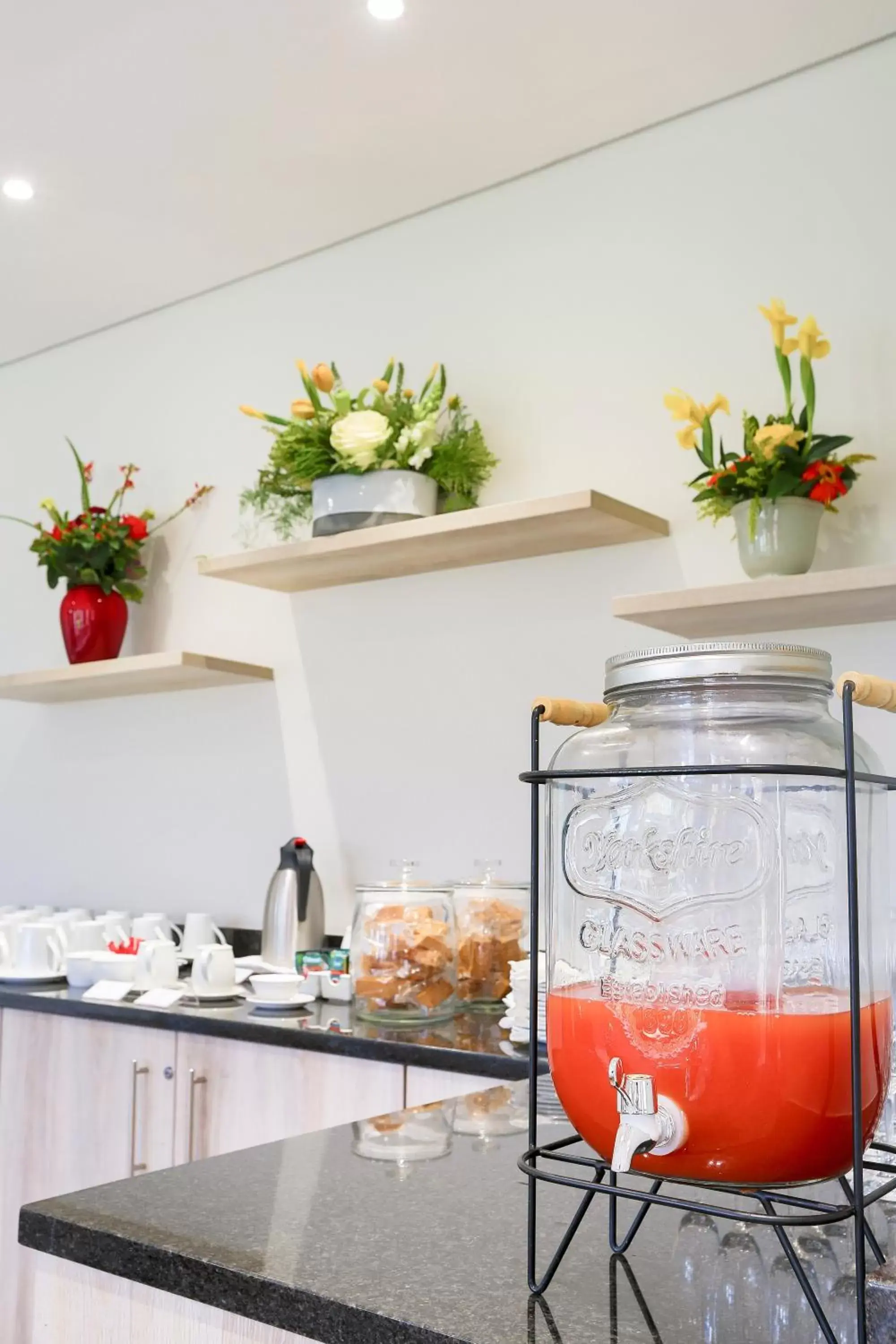 Balcony/Terrace, Kitchen/Kitchenette in De Zalze Lodge & Residences