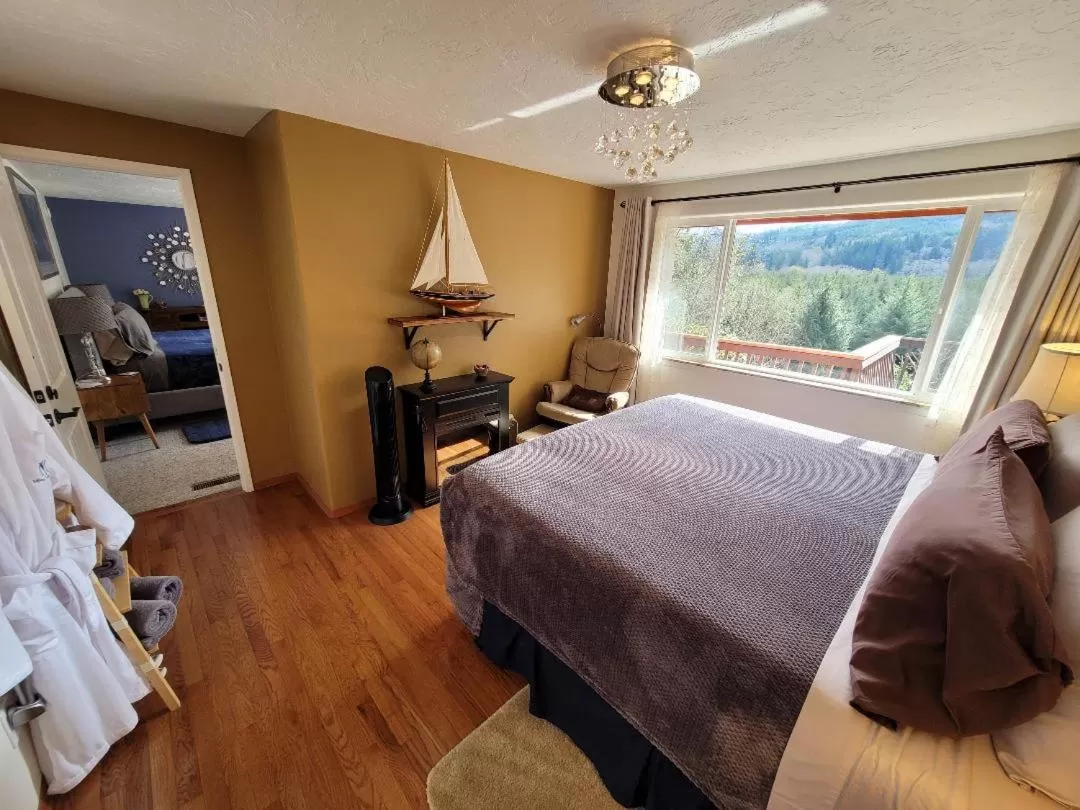 Photo of the whole room, Bed in Misty Valley Inn