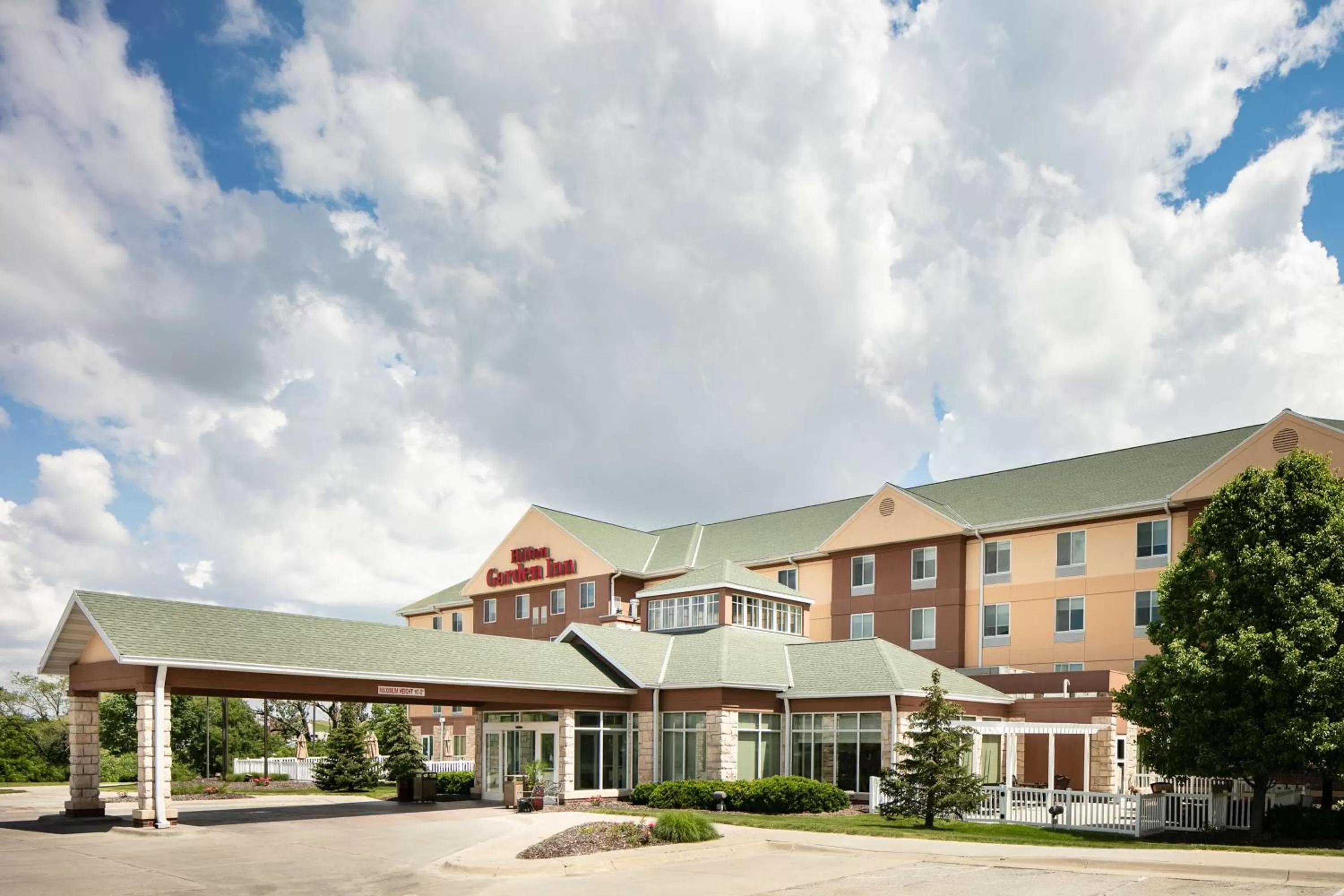 Property building in Hilton Garden Inn Omaha West