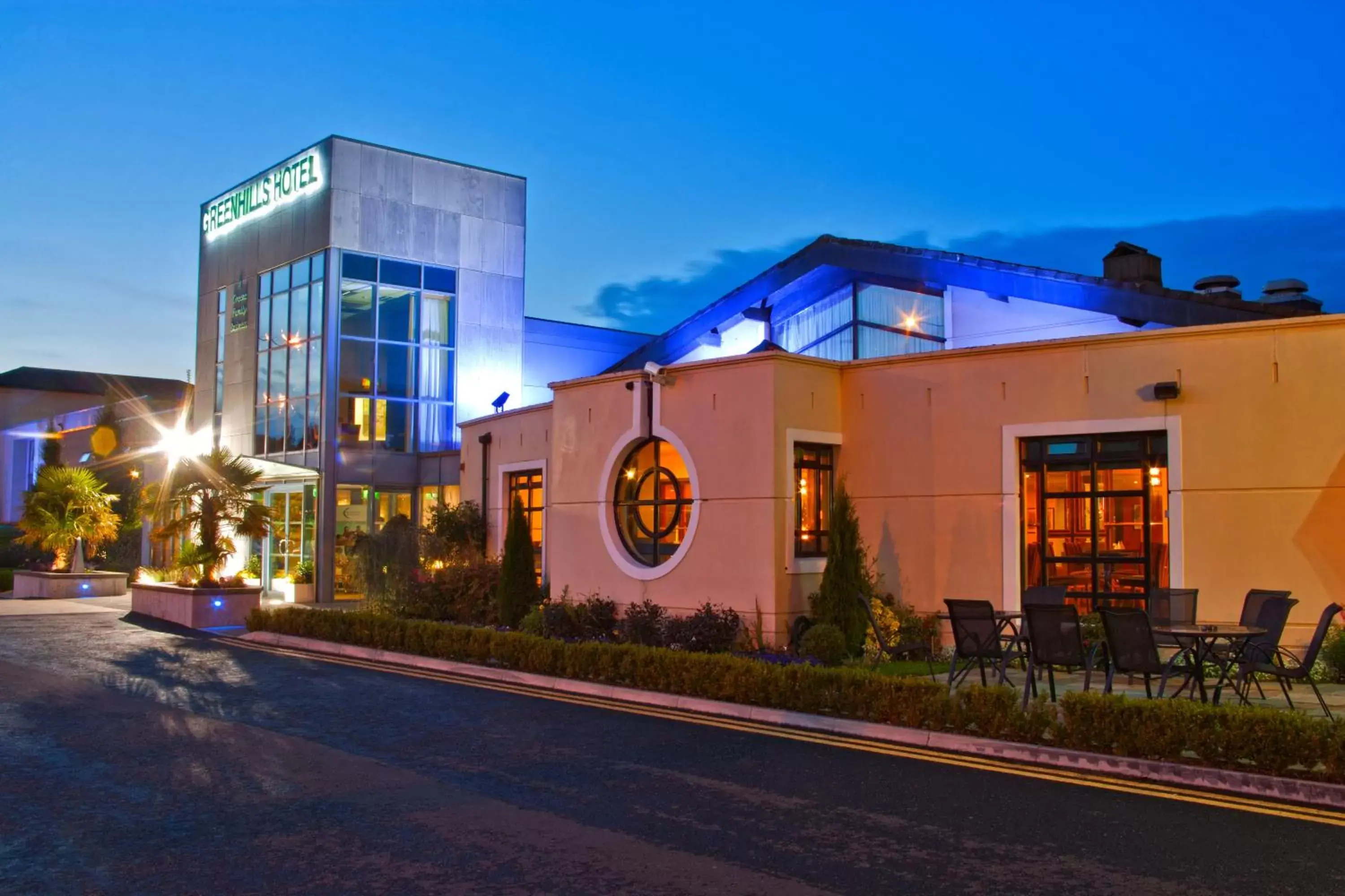 Night, Property Building in Greenhills Hotel Limerick