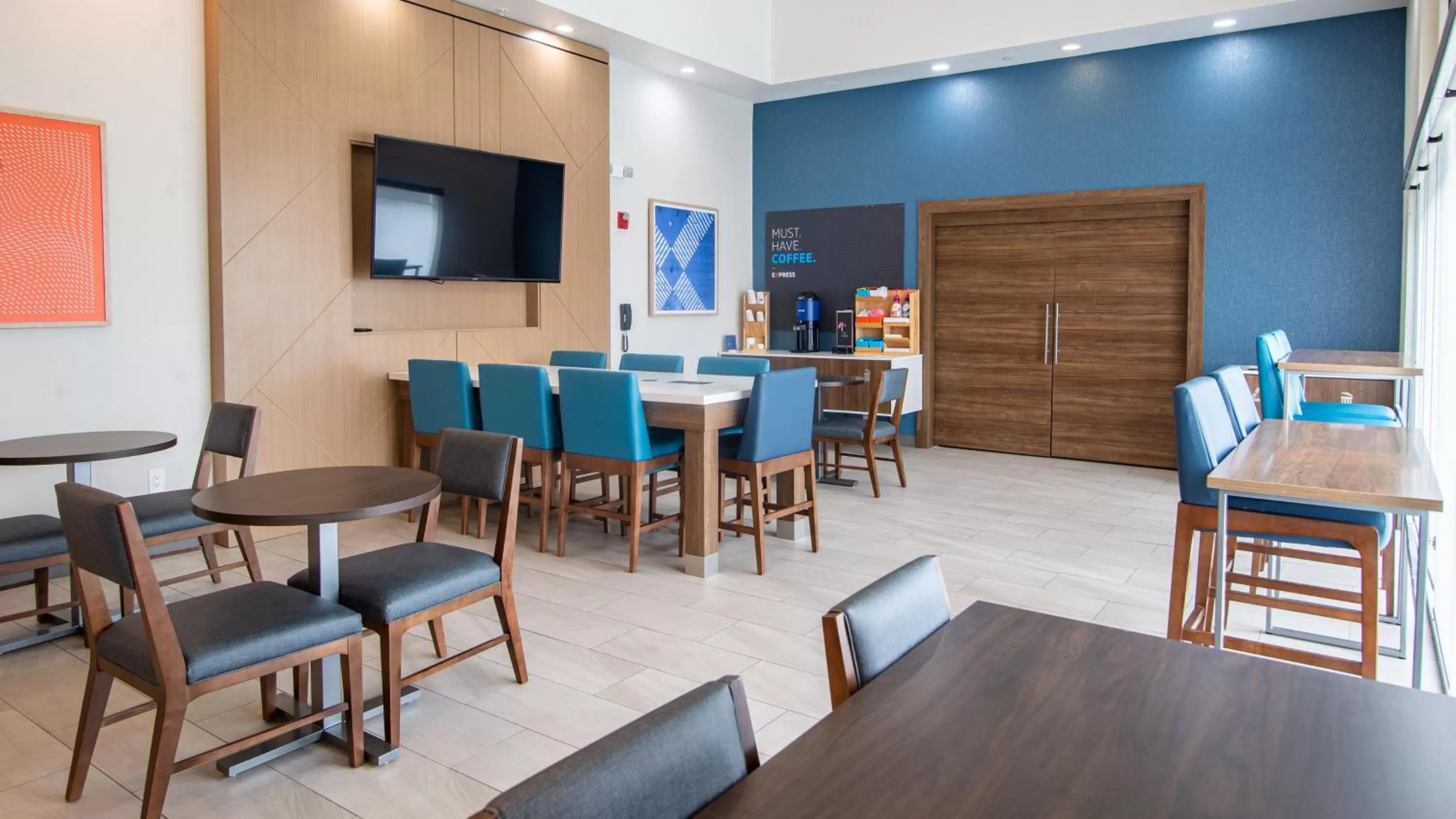 Breakfast in Holiday Inn Express Oakdale by IHG