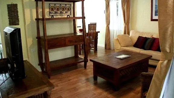 Two-Bedroom Apartment in Coconut Palms On The Bay
