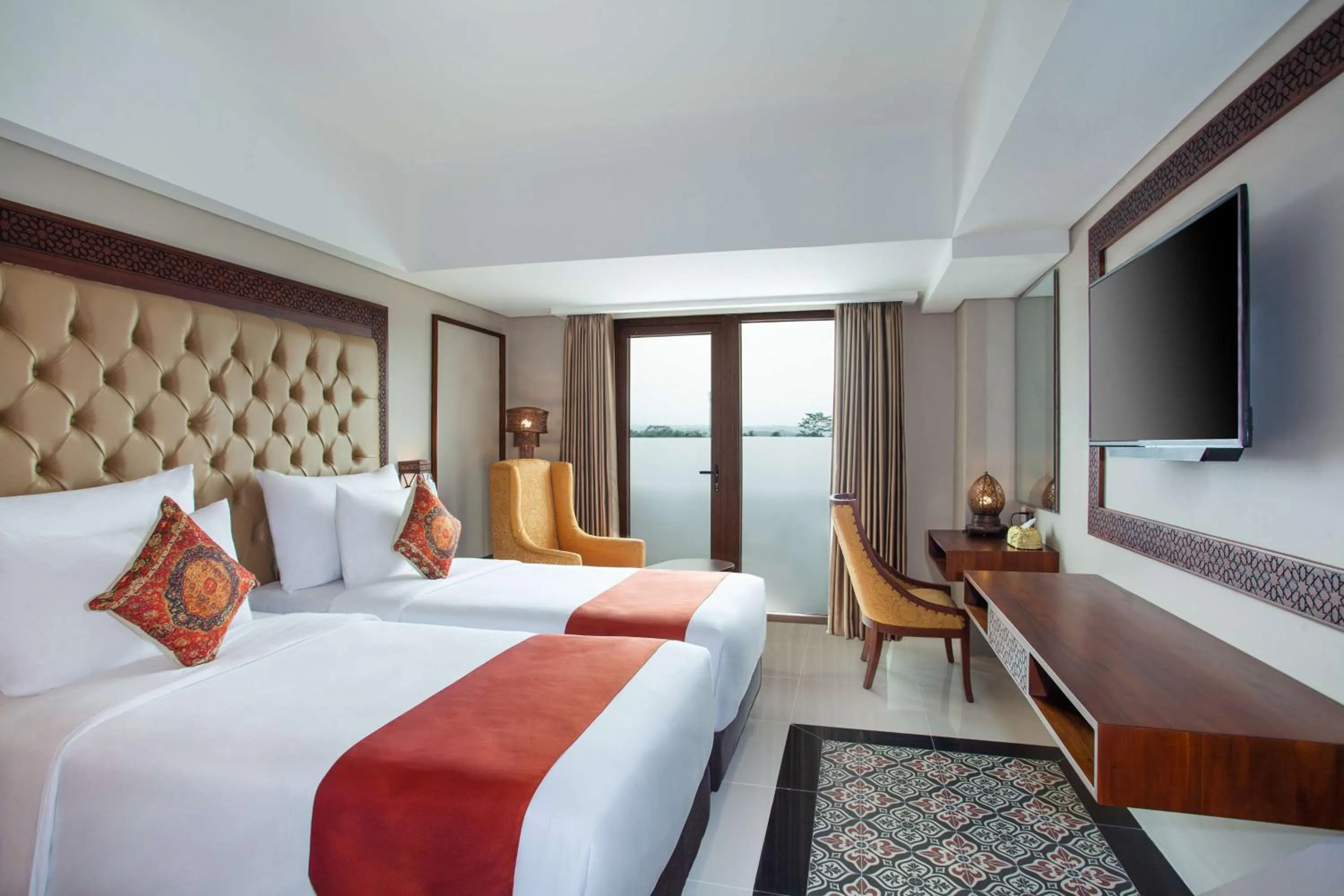 Bedroom, Bed in Alhambra Hotel & Convention, BW Signature Collection