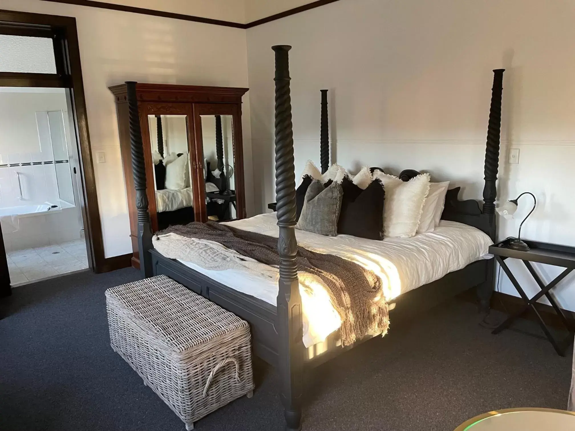 Bed in Ballina Manor Boutique Hotel