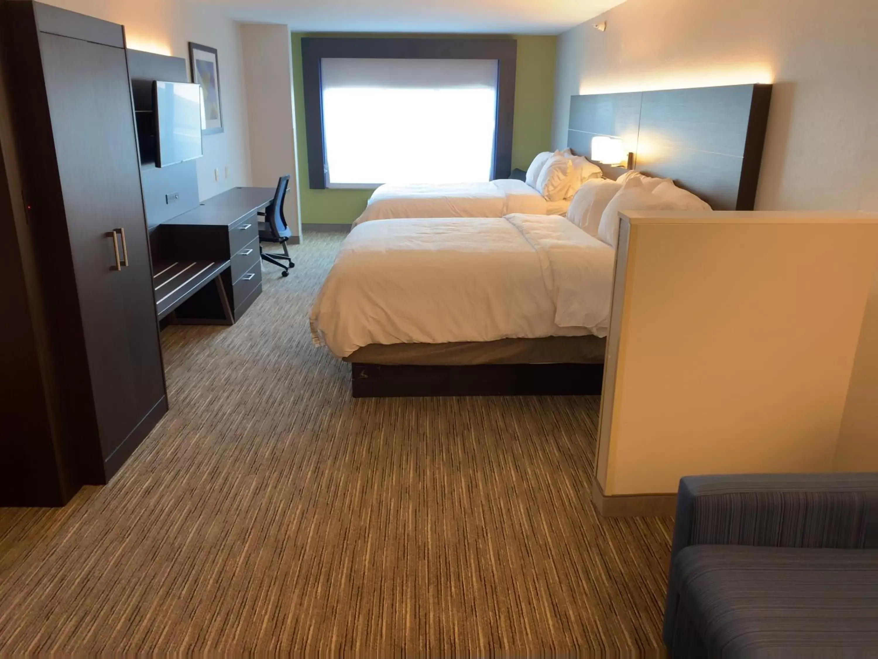 Photo of the whole room, Bed in Holiday Inn Express & Suites Exmore - Eastern Shore by IHG Photo of the whole room, Bed in Holiday Inn Express & Suites Exmore - Eastern Shore by IHG