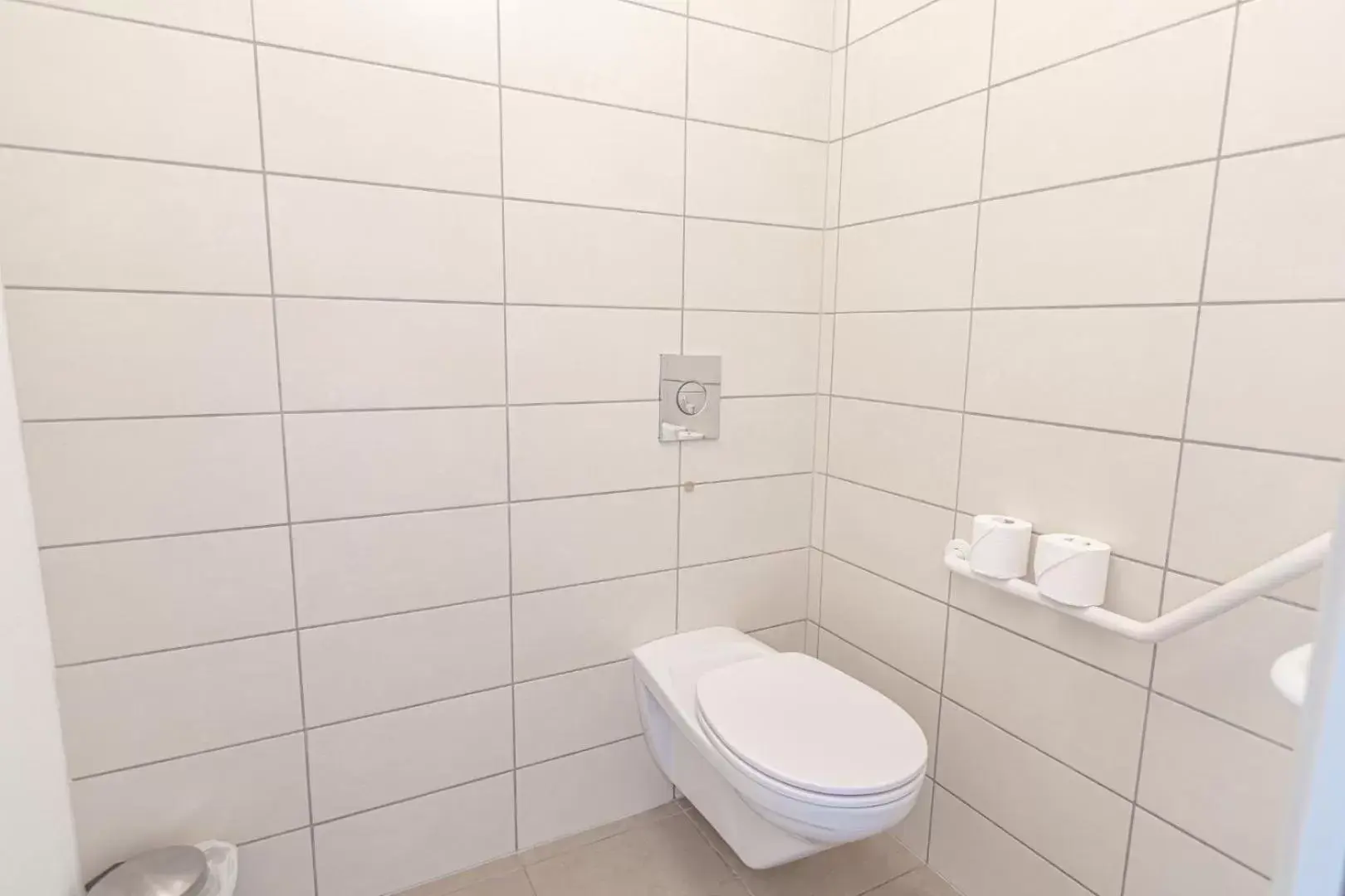 Toilet, Bathroom in Appart' du Trident