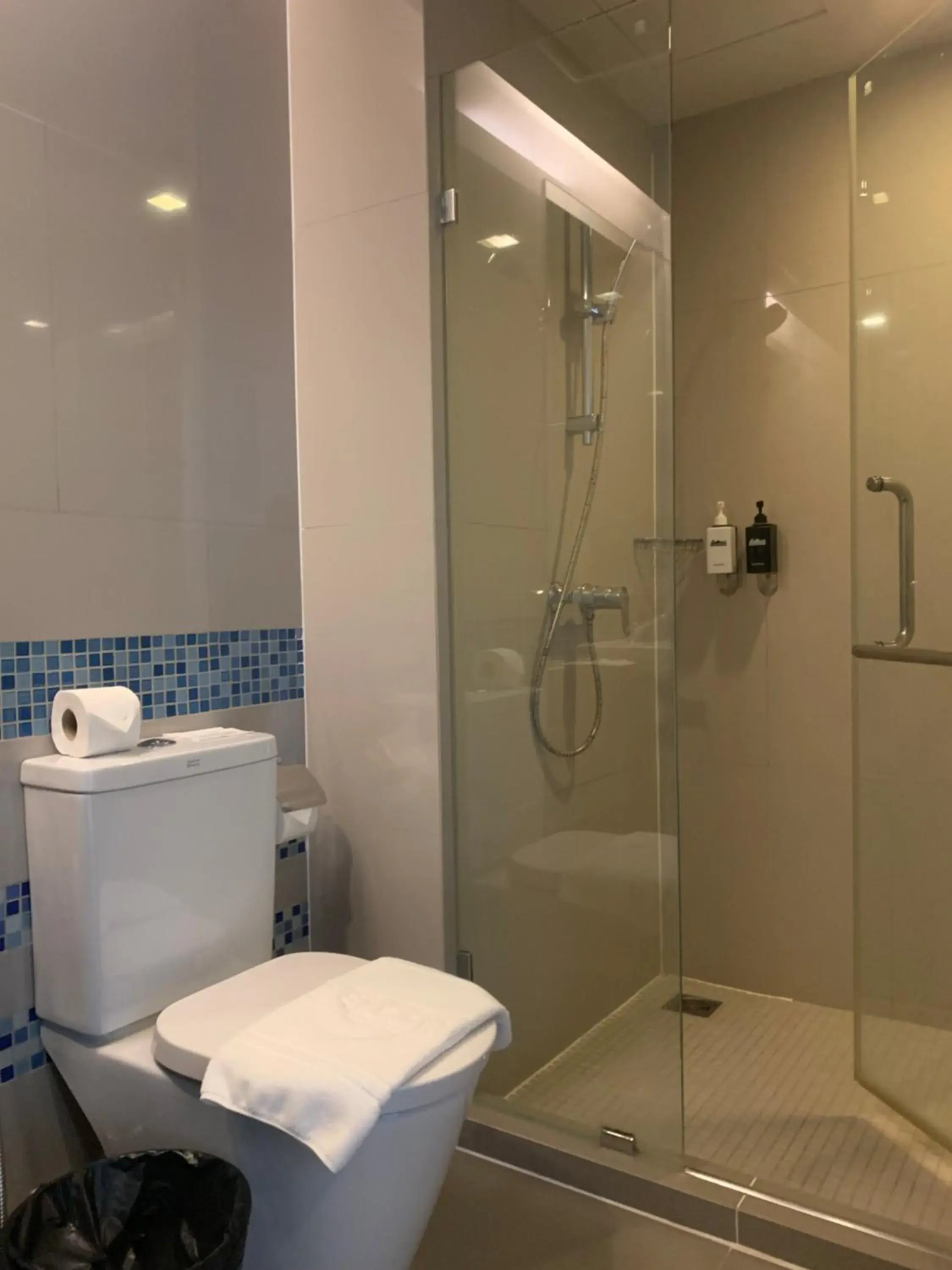 Shower, Bathroom in iSanook Bangkok