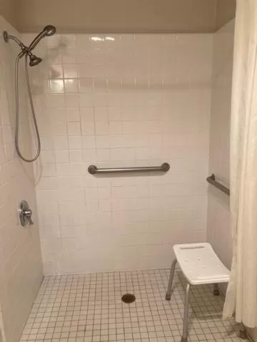 Shower in Days Inn by Wyndham Capitol Reef