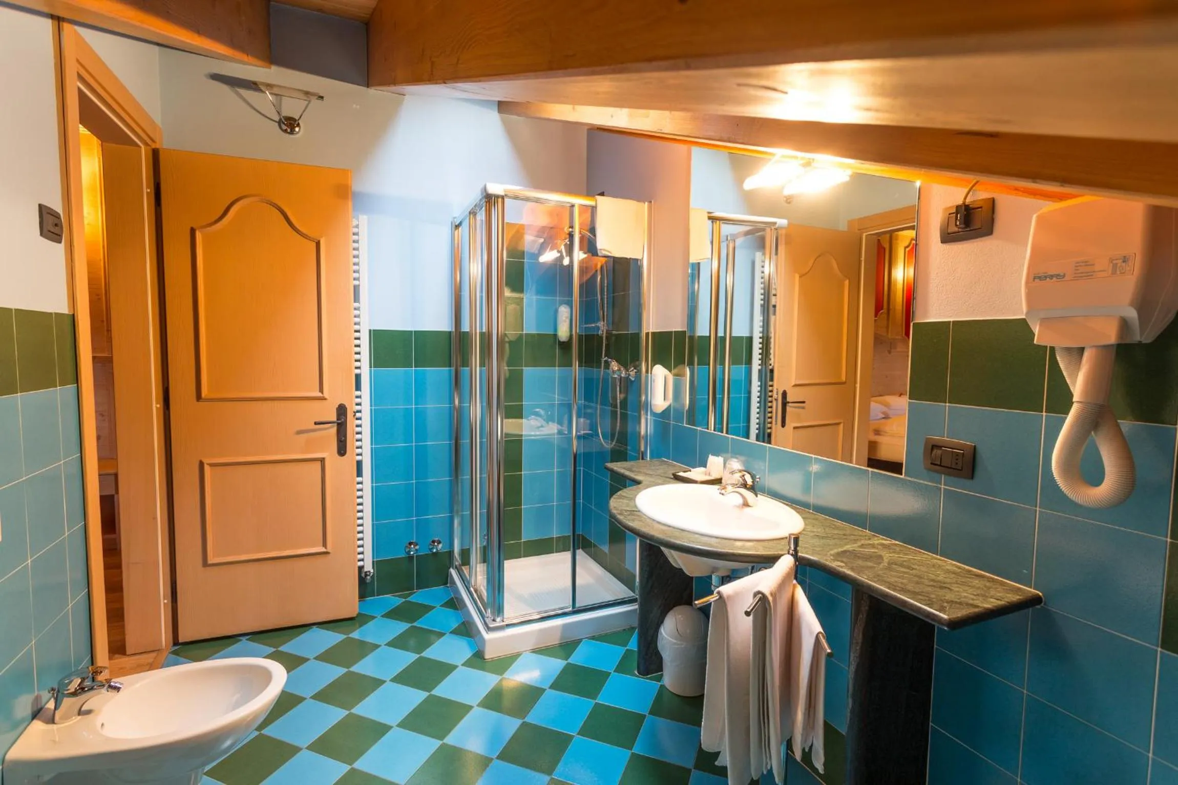 Shower in Hotel Arisch