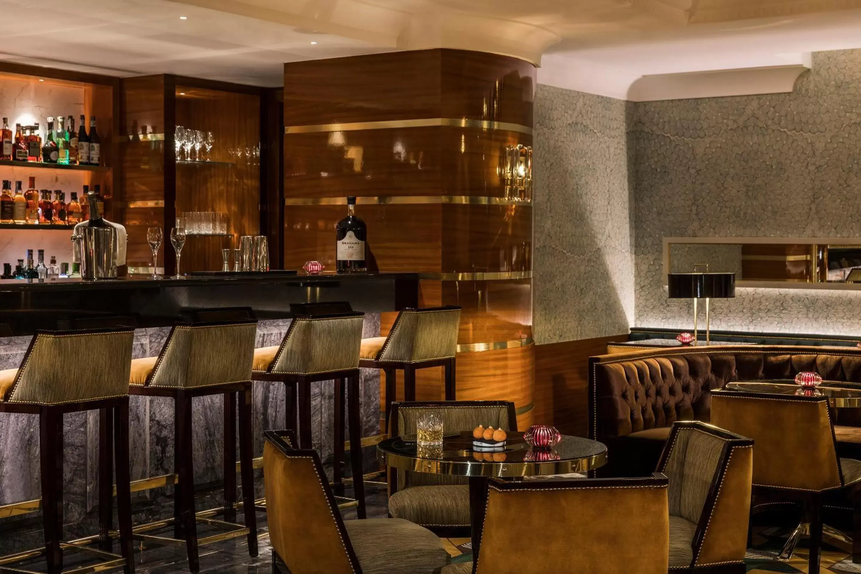 Lounge or bar, Restaurant/Places to Eat in Maison Albar Hotels Le Monumental Palace