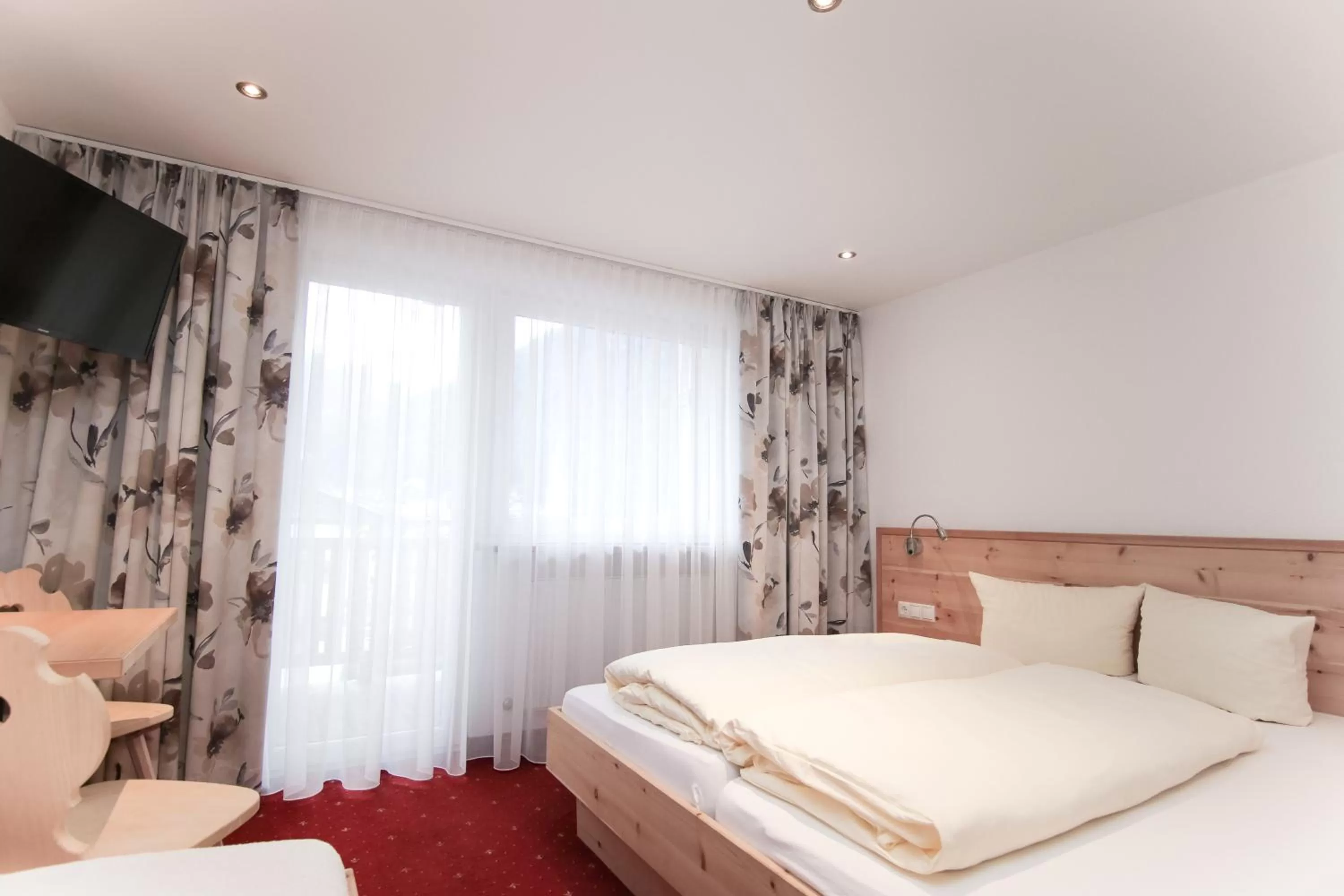 Photo of the whole room, Bed in Pension Fuchs