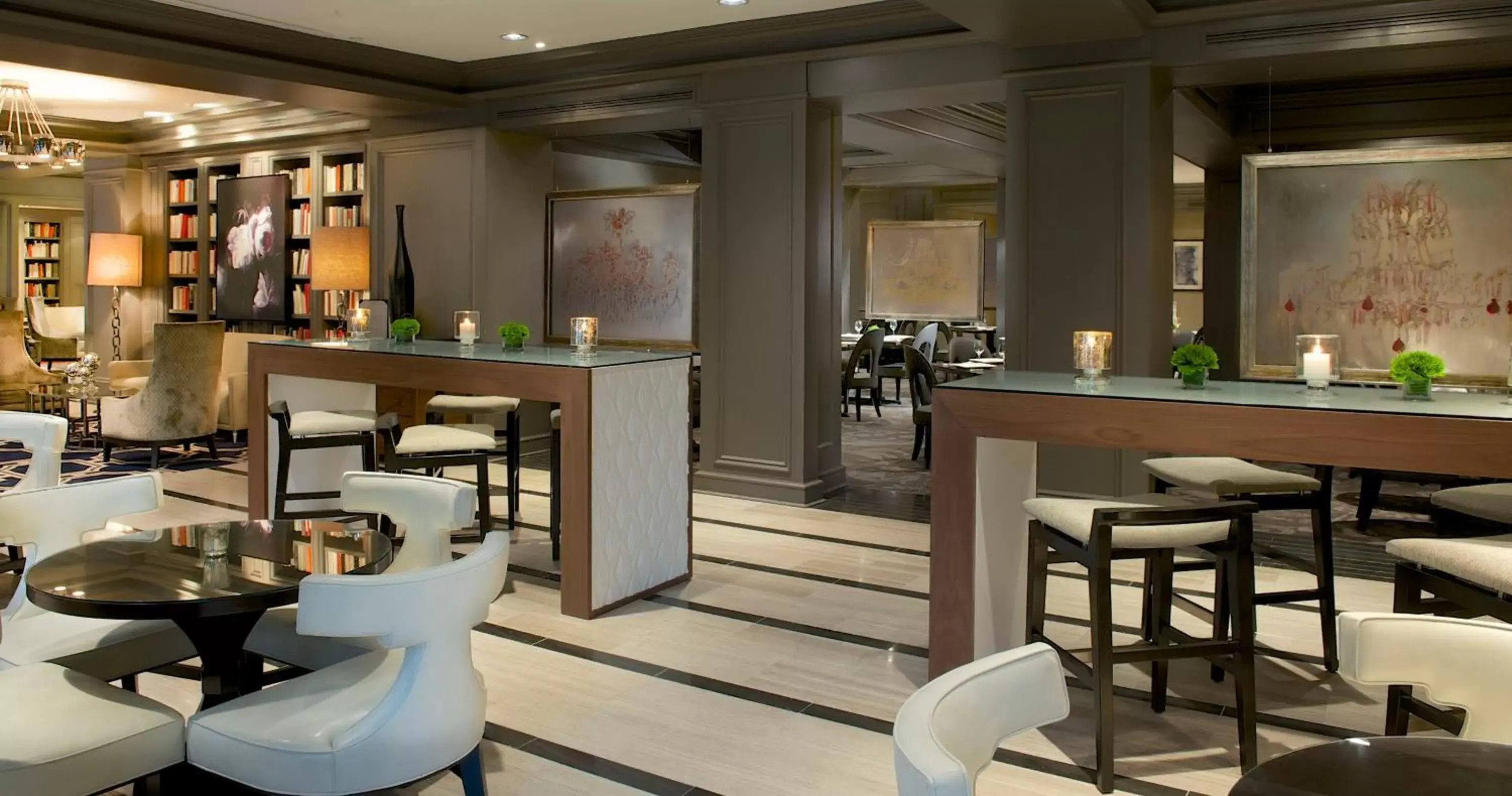 Lounge or bar in Melrose Georgetown Hotel Lounge or bar in Melrose Georgetown Hotel