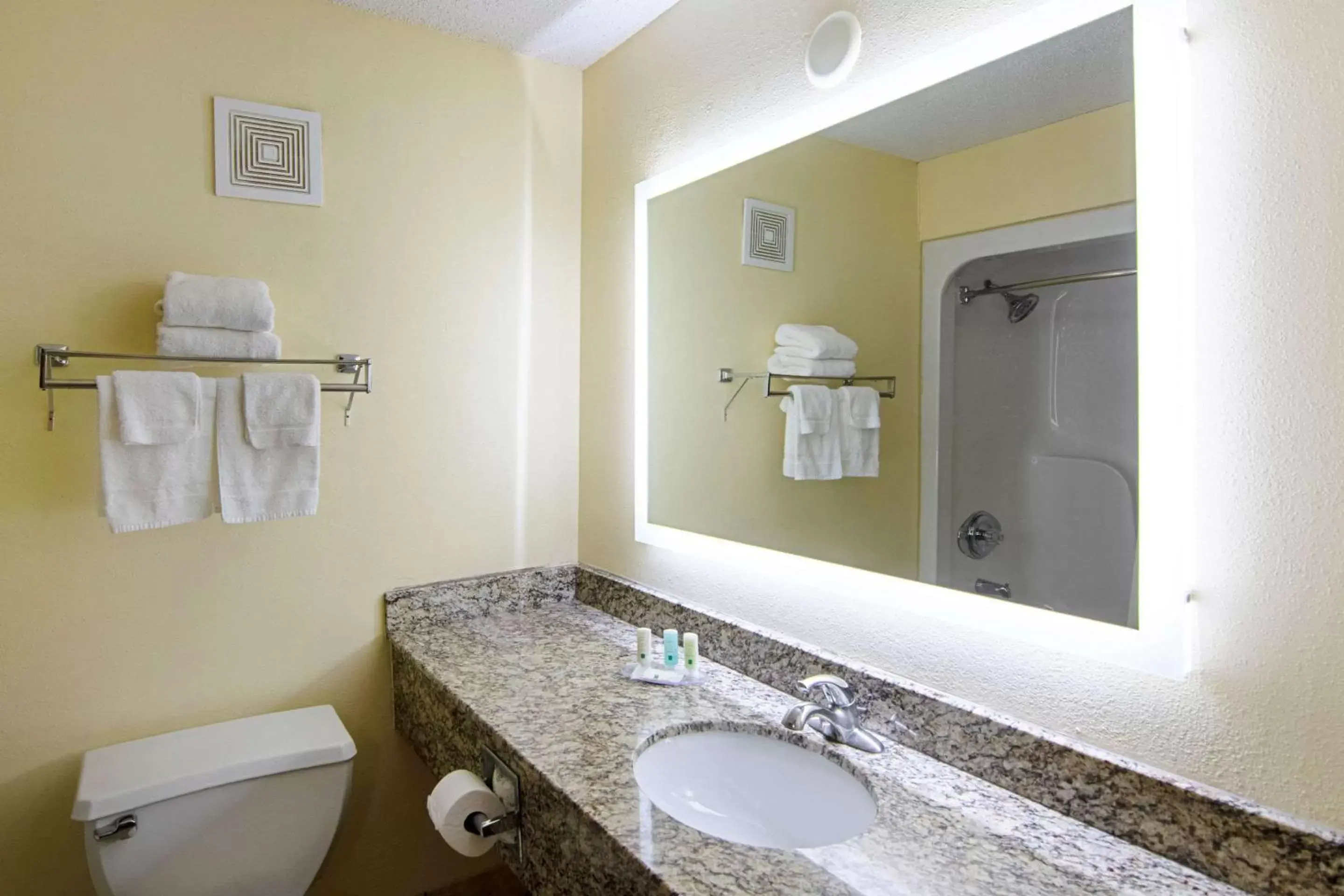 Photo of the whole room, Bathroom in Quality Inn Richburg