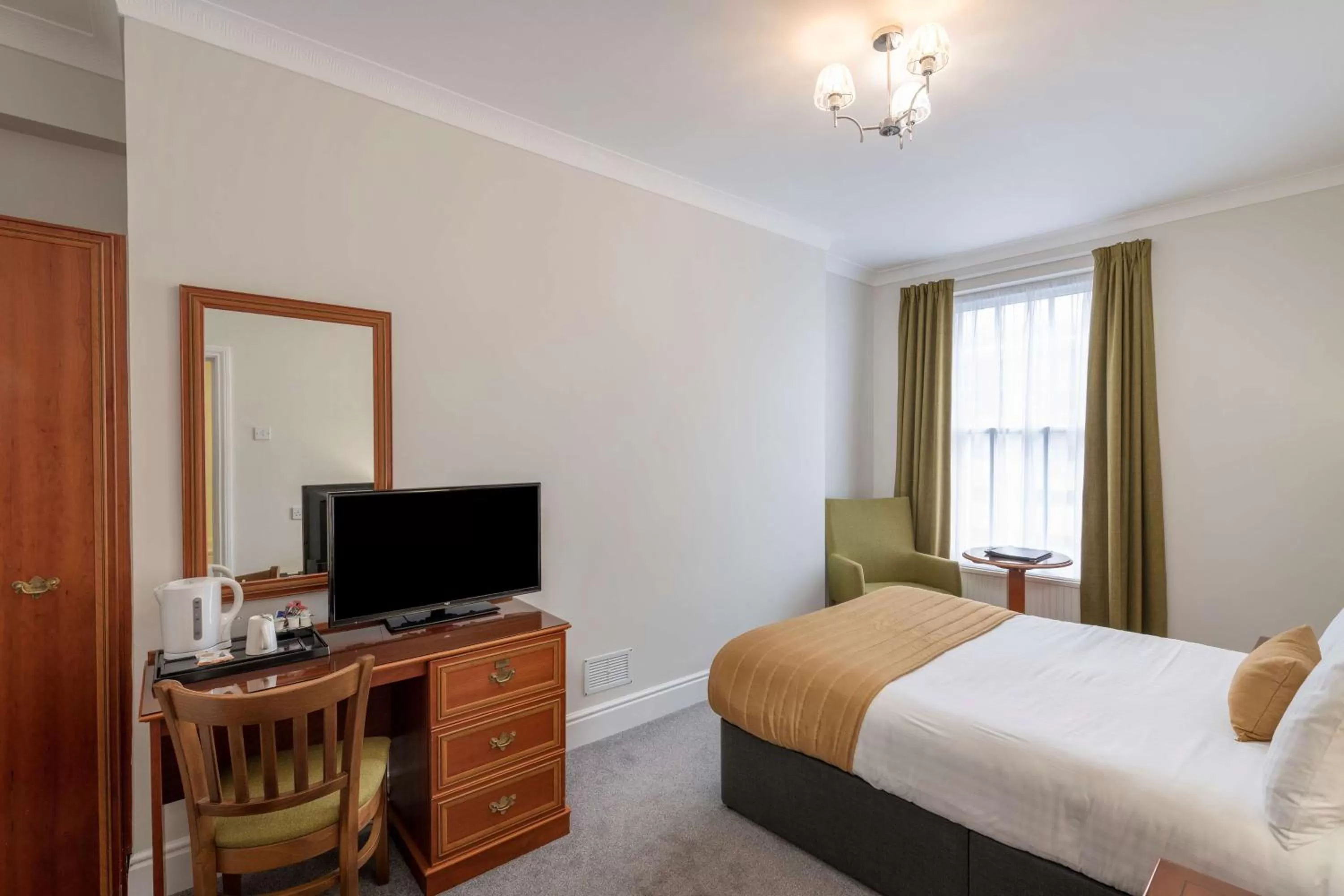 Bedroom, Bed in New Continental Hotel; Sure Hotel Collection by Best Western