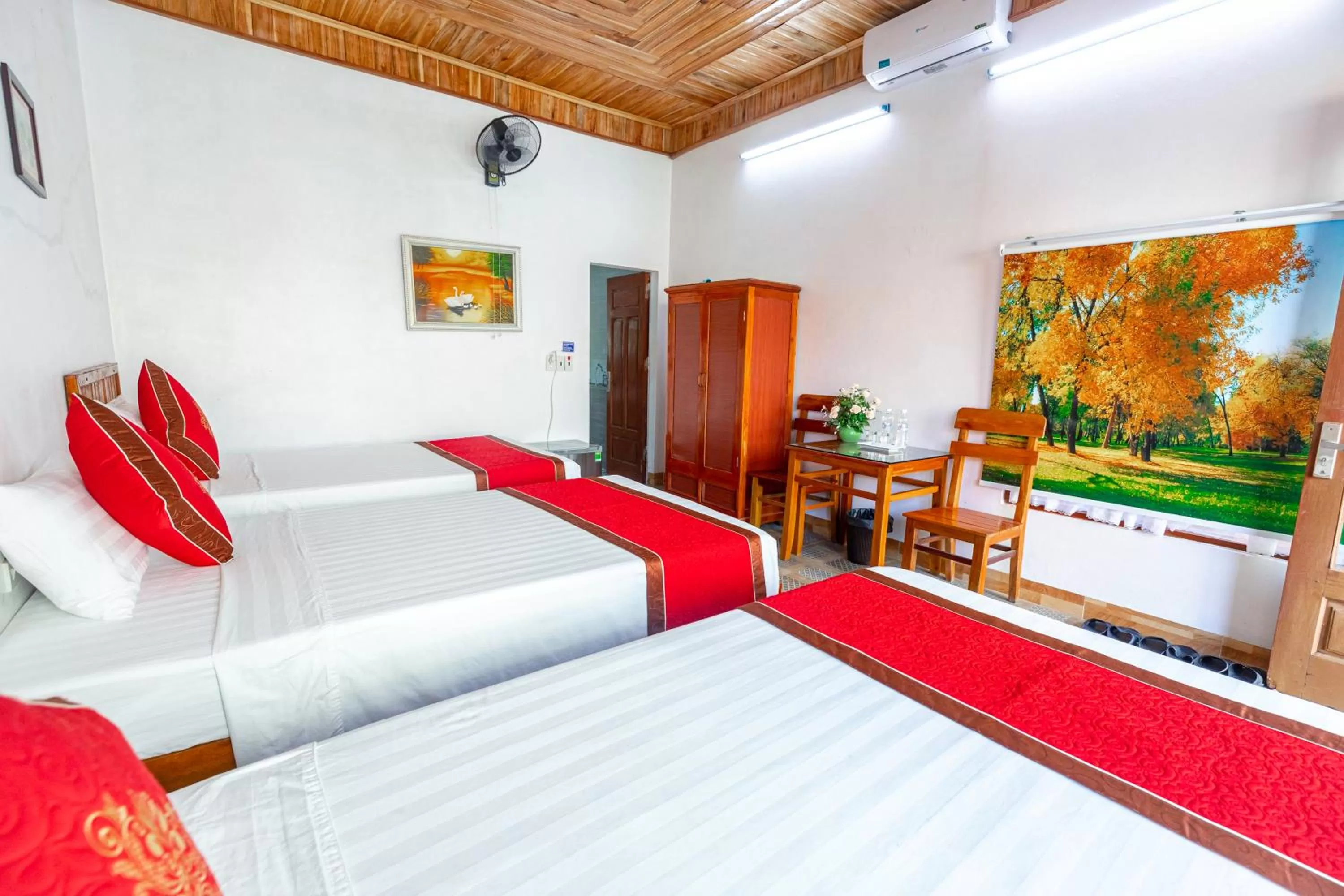 Bed in Tam Coc mountain bungalow