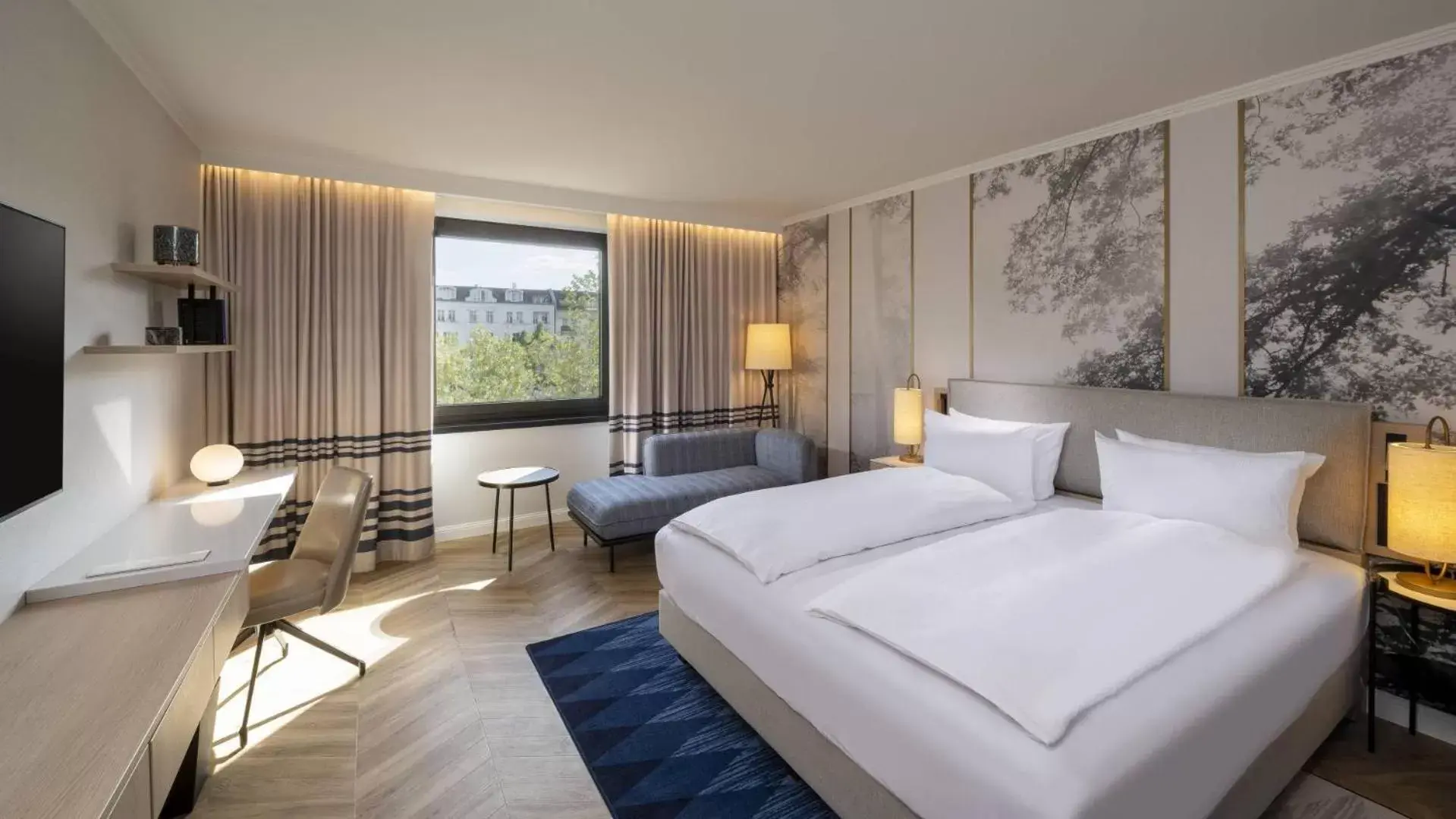 Bed in DoubleTree by Hilton Berlin Ku'damm
