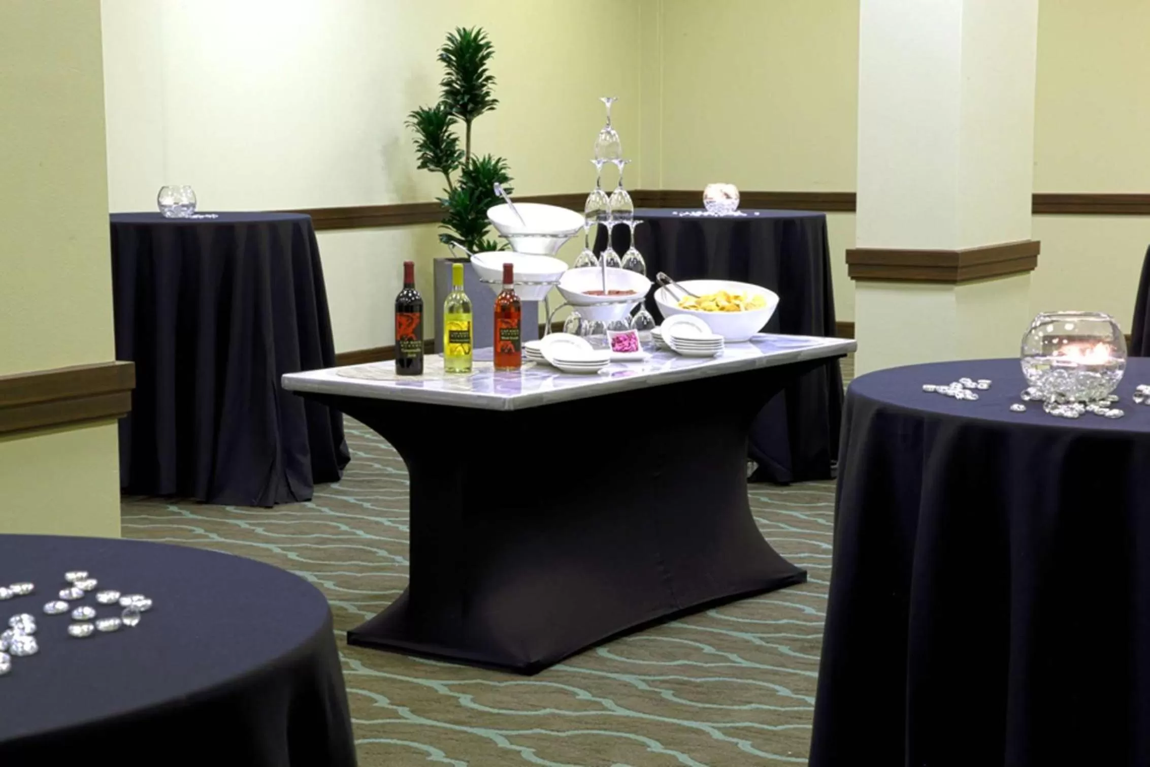 Meeting/conference room in Embassy Suites by Hilton Dallas Market Center