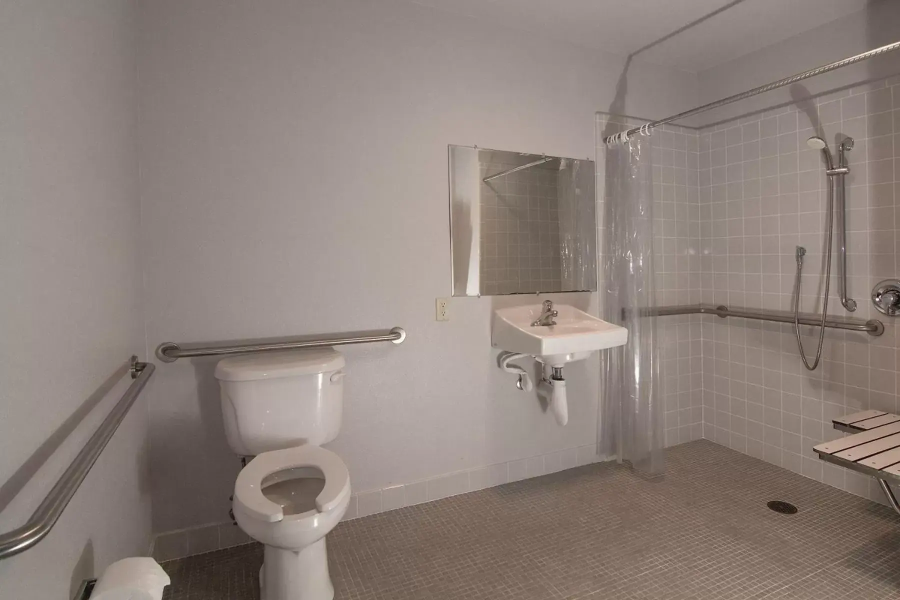 Bathroom in Curly Redwood Lodge