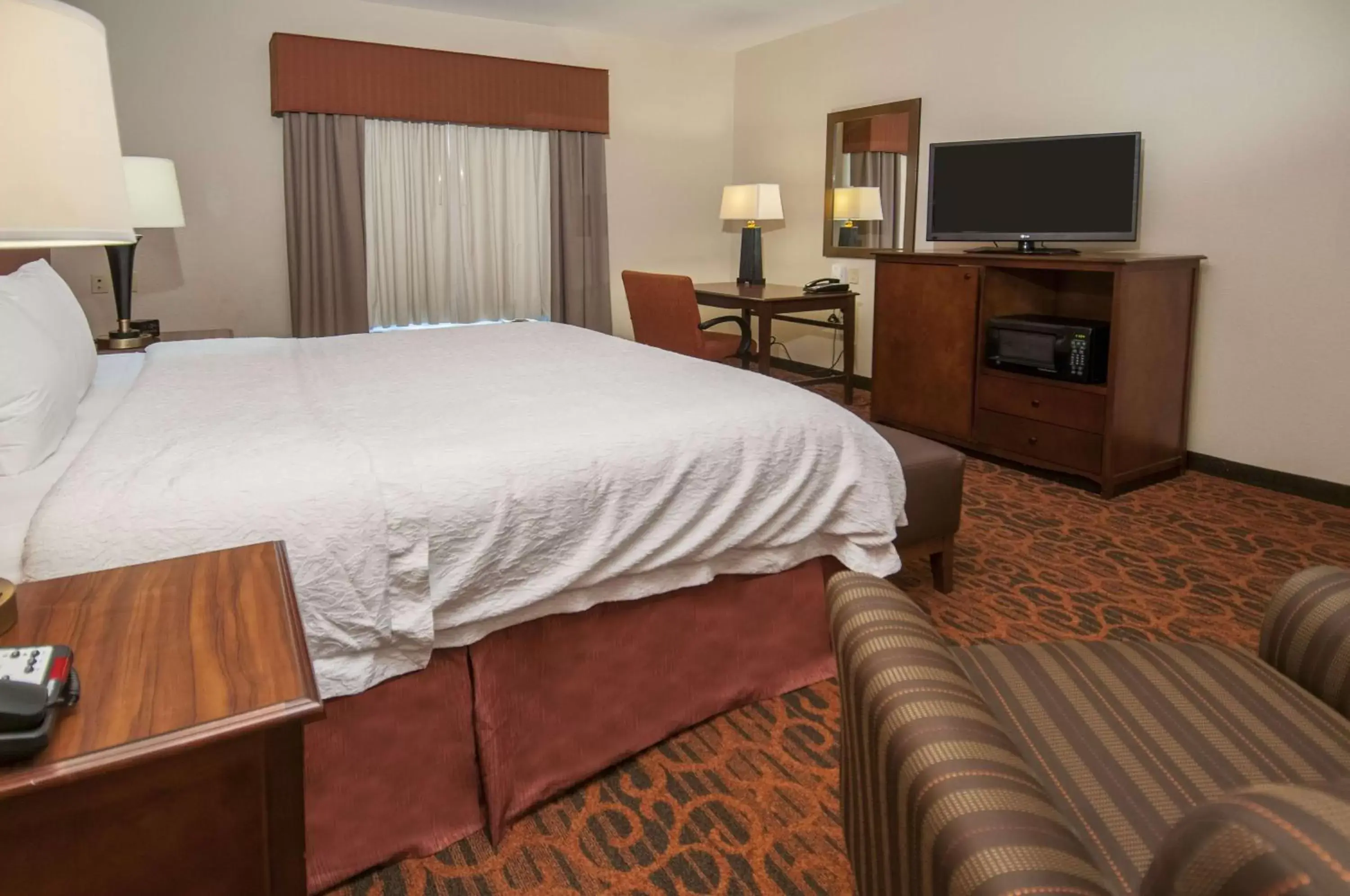 Bedroom, Bed in Hampton Inn and Suites Waxahachie