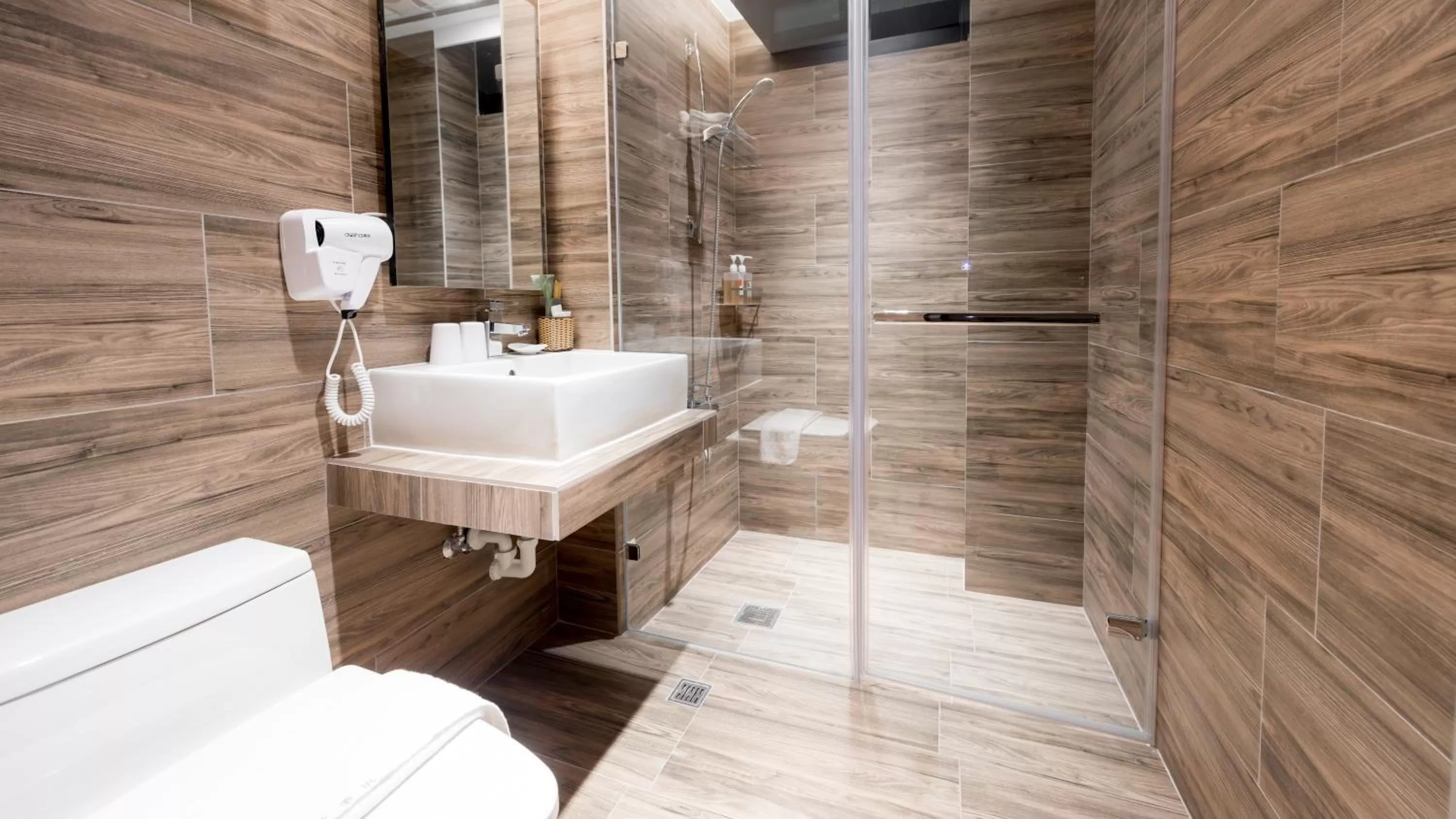 Shower in Wountain Hotel