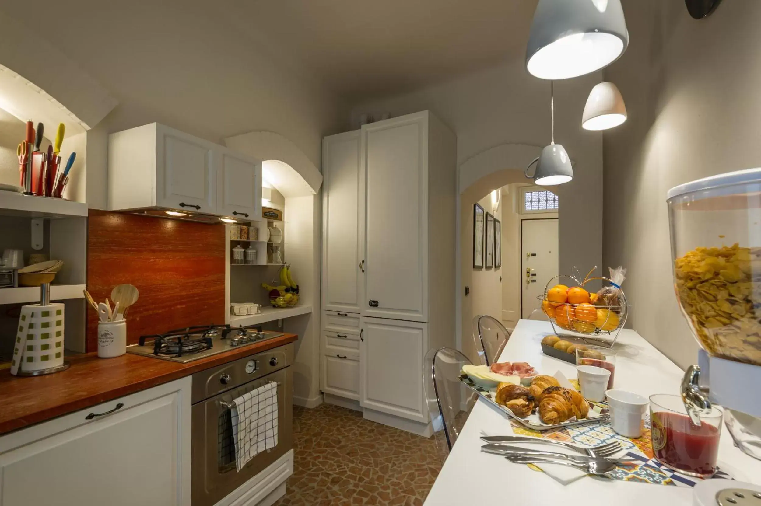 Communal kitchen, Kitchen/Kitchenette in Moscova Luxury B&B