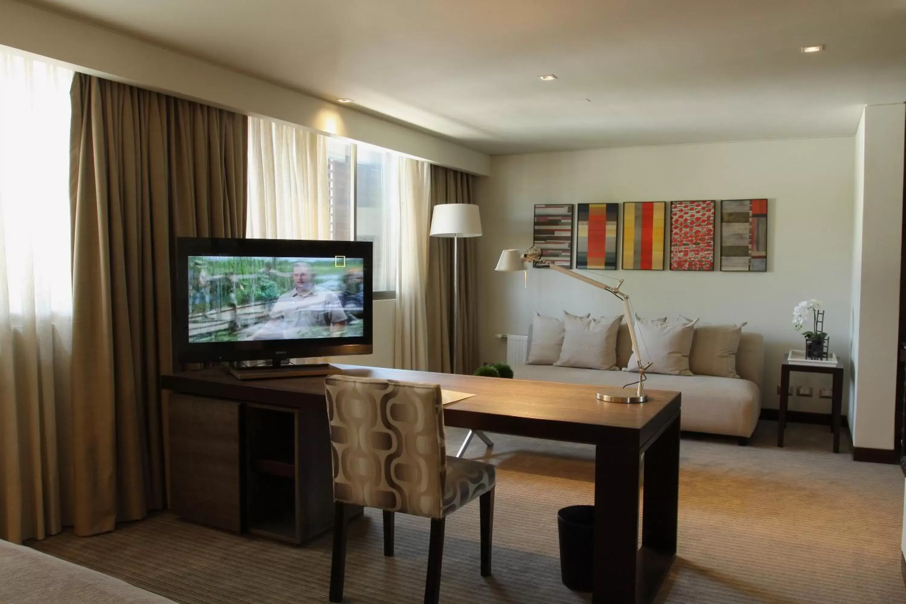 Living room, TV/Entertainment Center in Hotel Los Españoles Plus