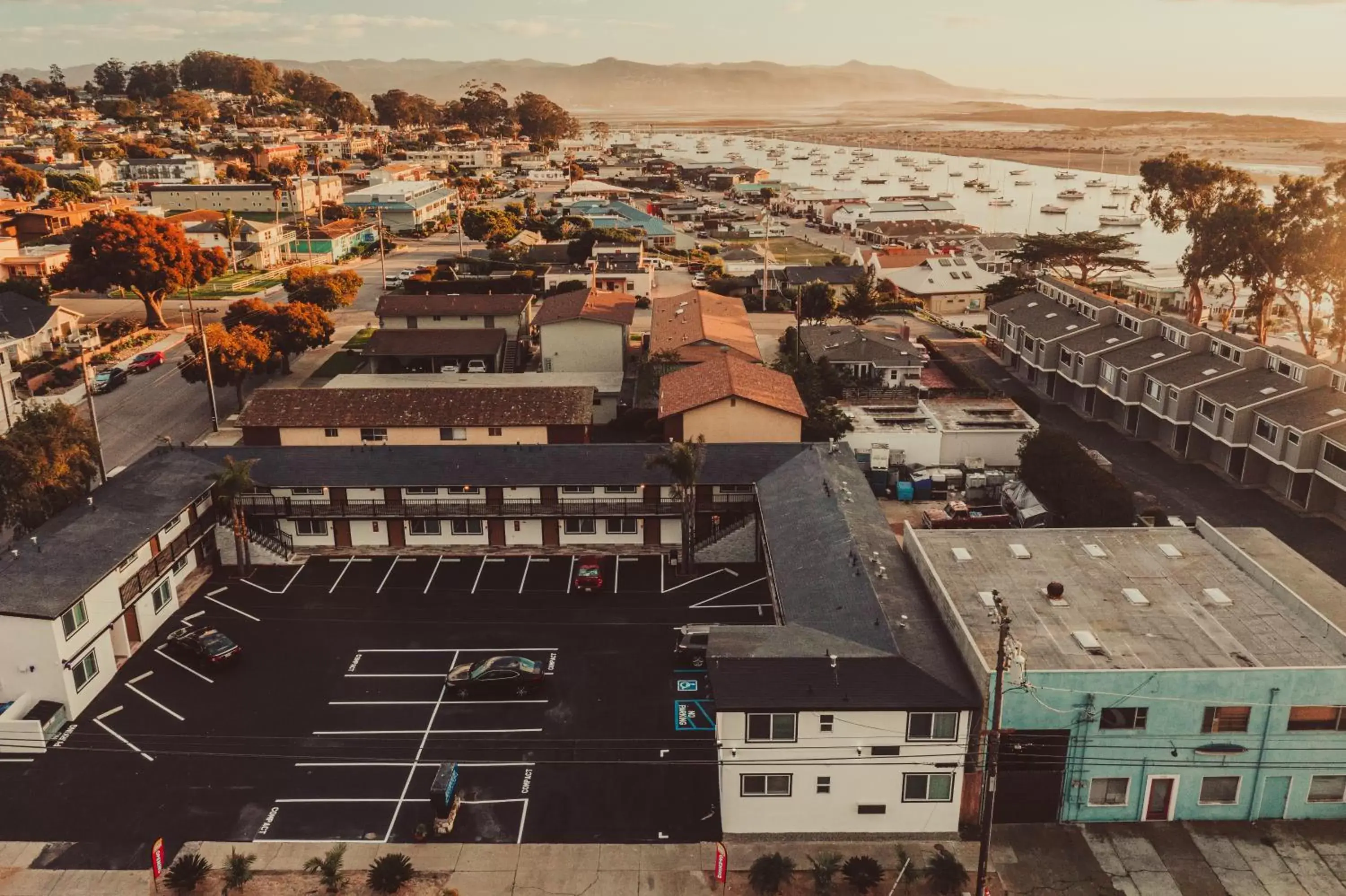 Property building, Bird's-eye View in Blufftop Inn & Suites - Wharf/Restaurant District