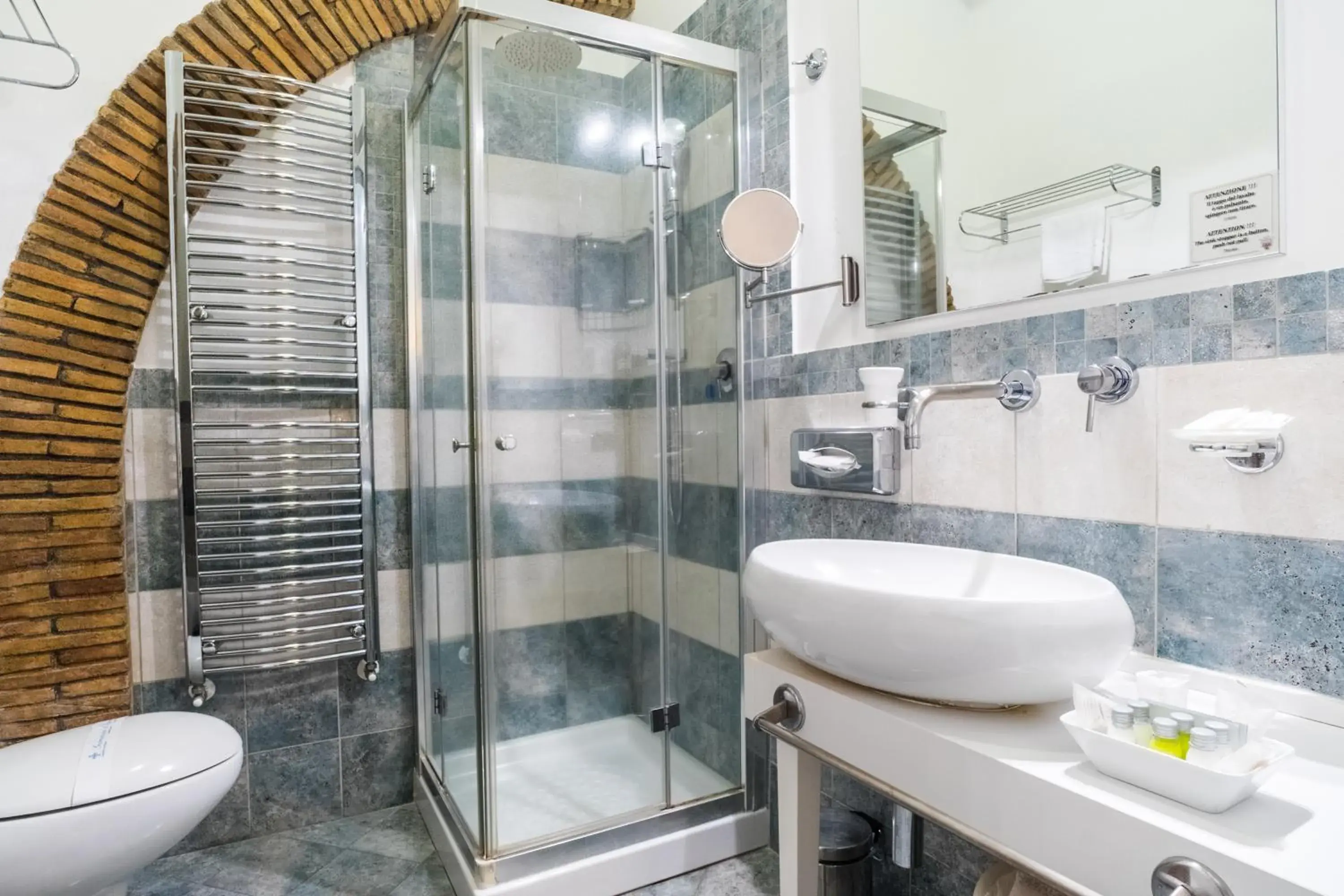 Bathroom in Hotel Villa Tirreno