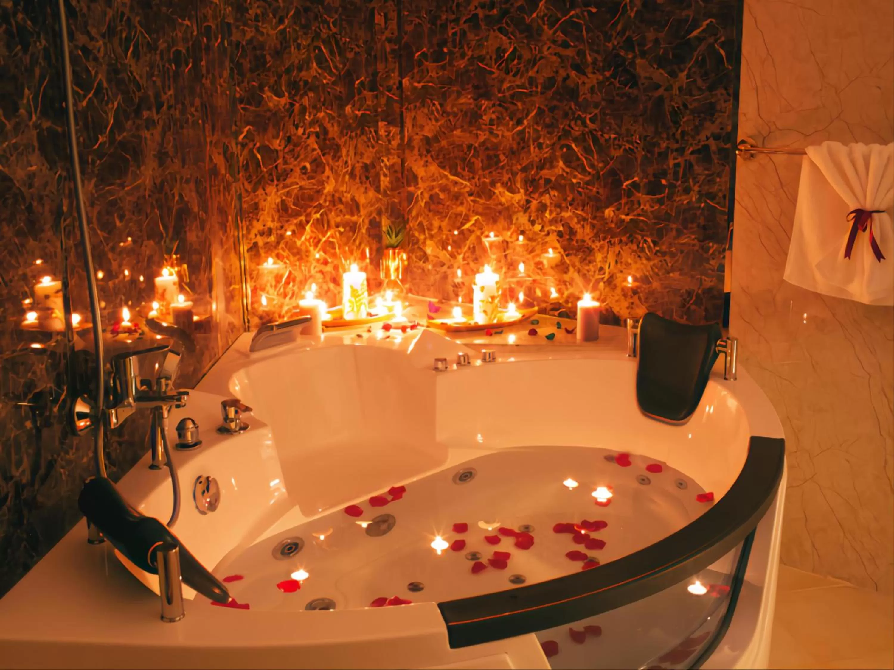 Bathroom in Golden Ship Hotel