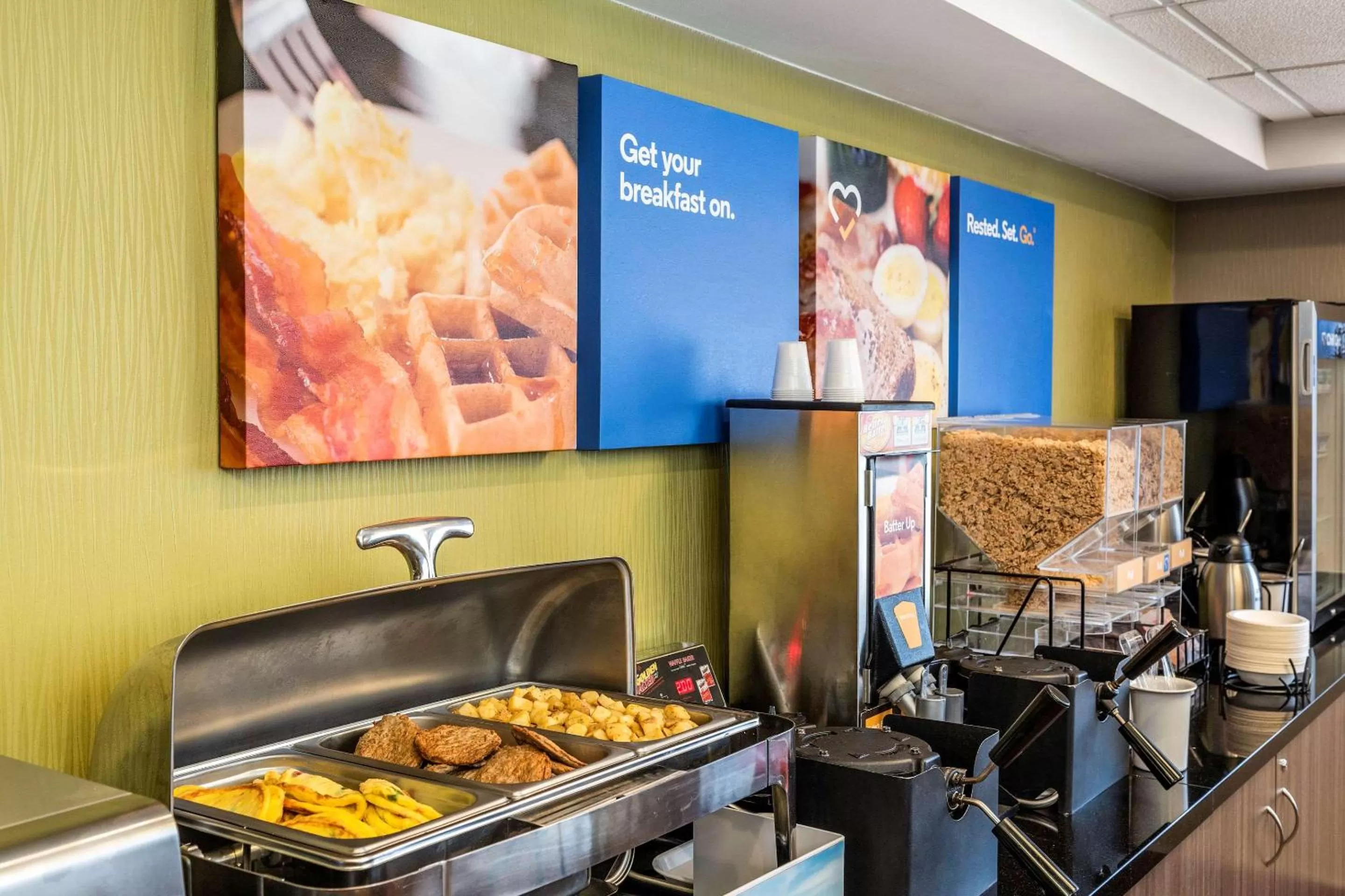 Restaurant/places to eat in Comfort Inn South