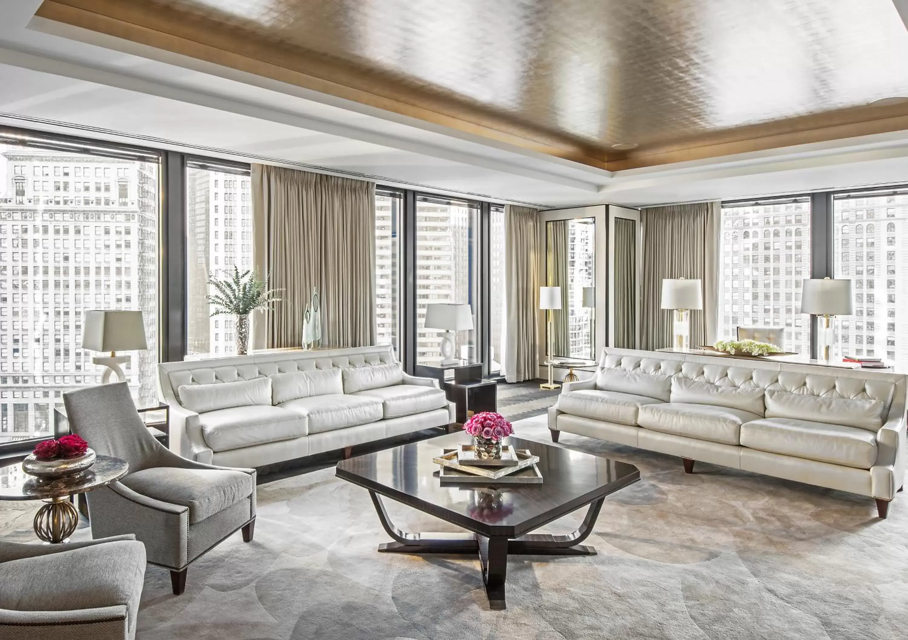 Living room, Seating Area in The Langham Chicago