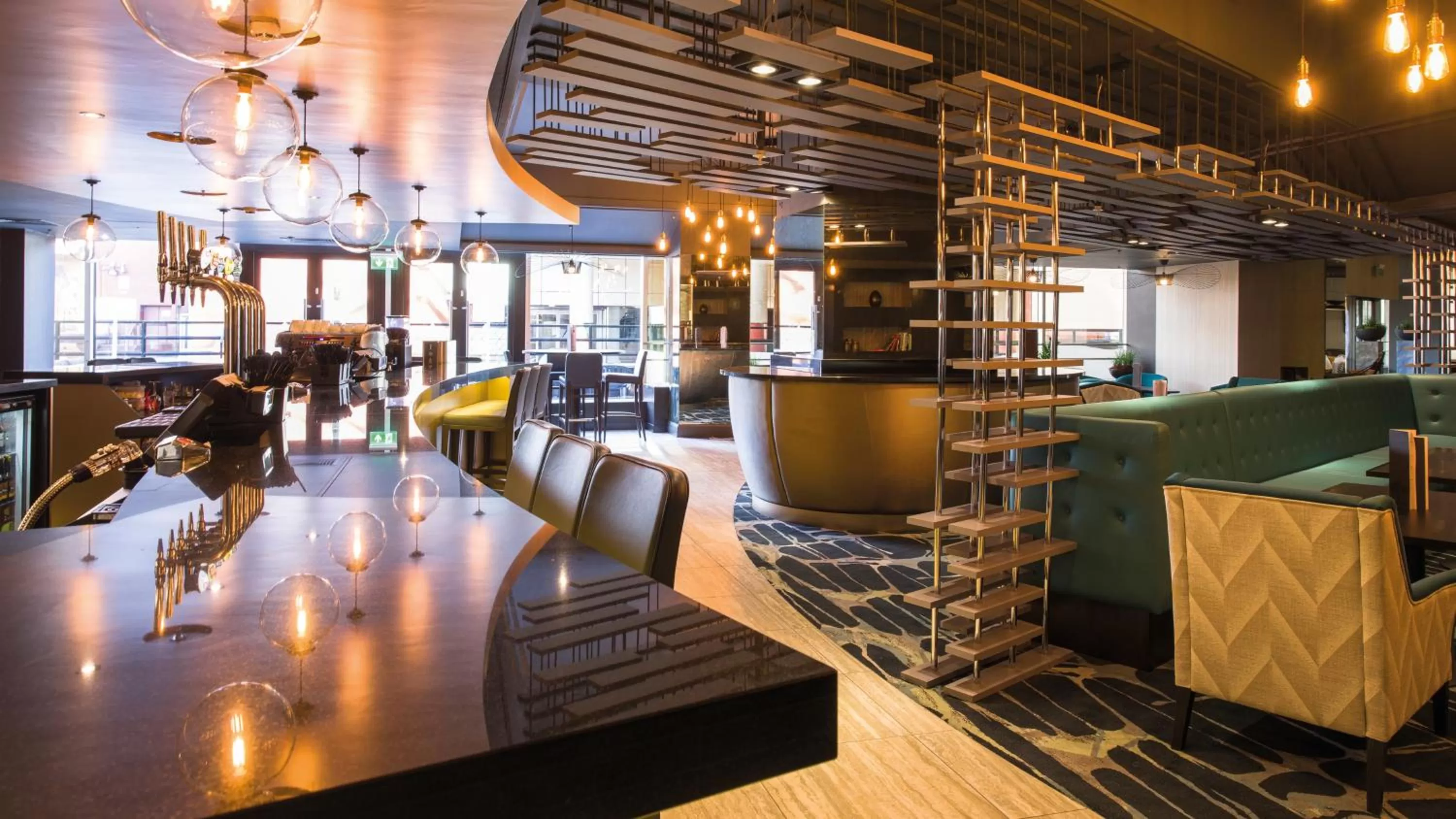 Lounge or bar in Crowne Plaza Harrogate by IHG