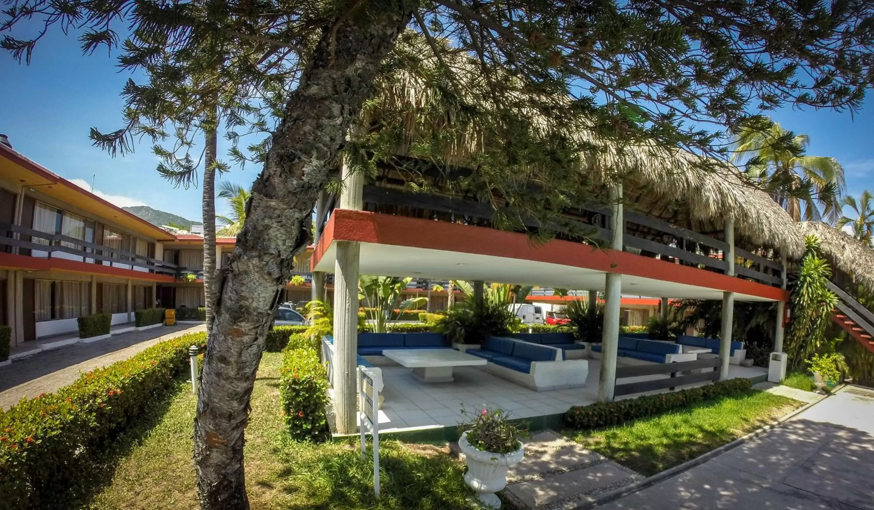 Garden view in Hotel Bali-Hai Acapulco