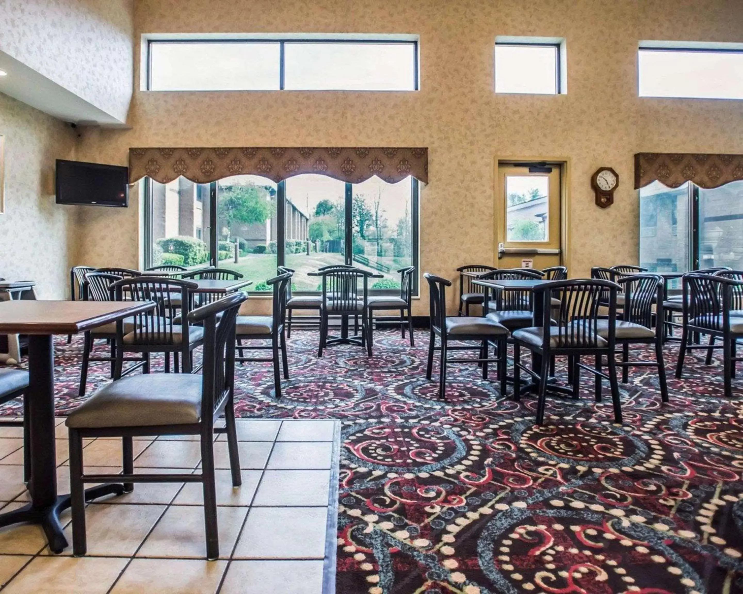Restaurant/Places to Eat in Comfort Inn Pocono Lakes Region