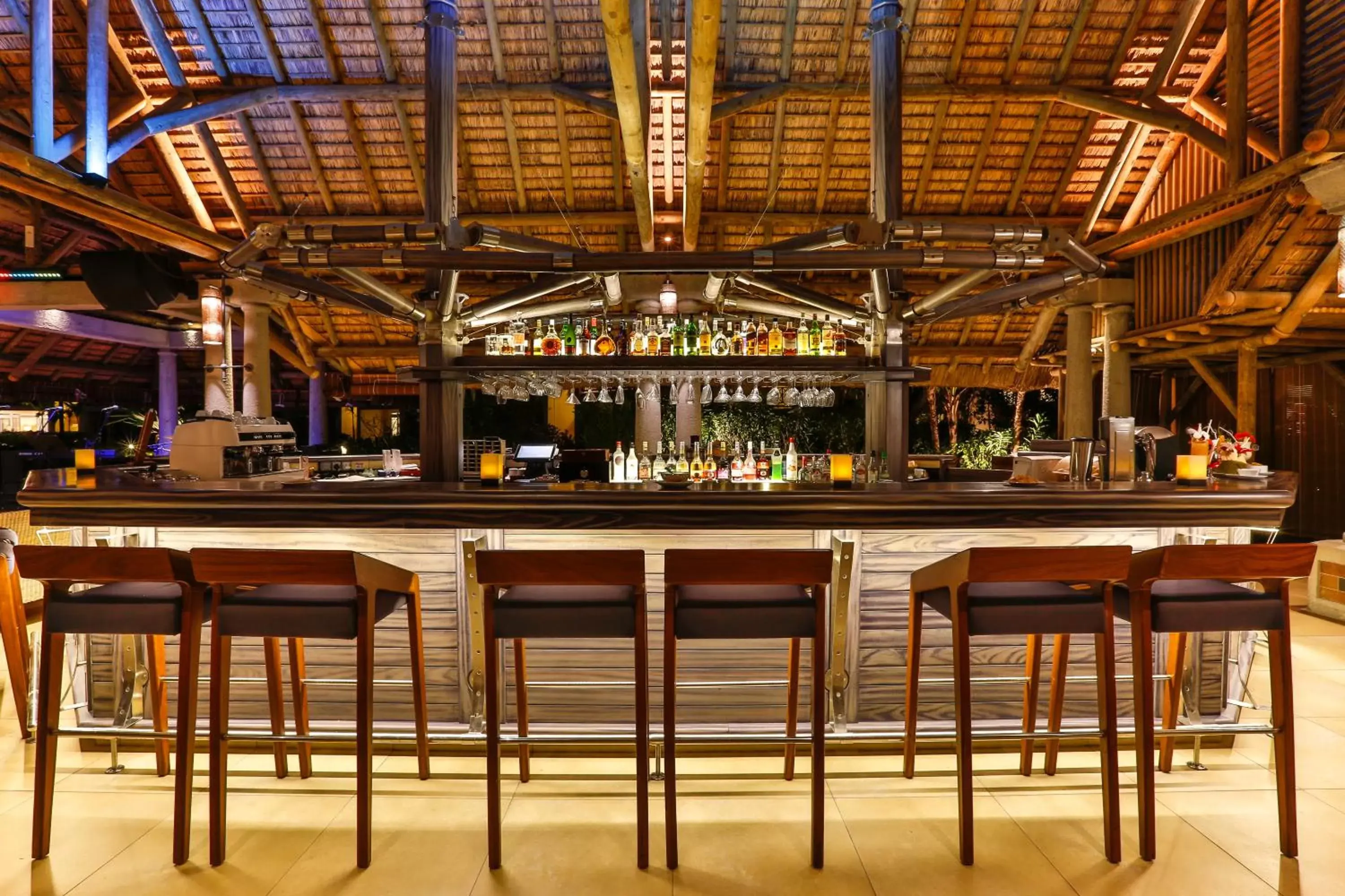 Lounge or bar, Lounge/Bar in Sands Suites Resort & Spa