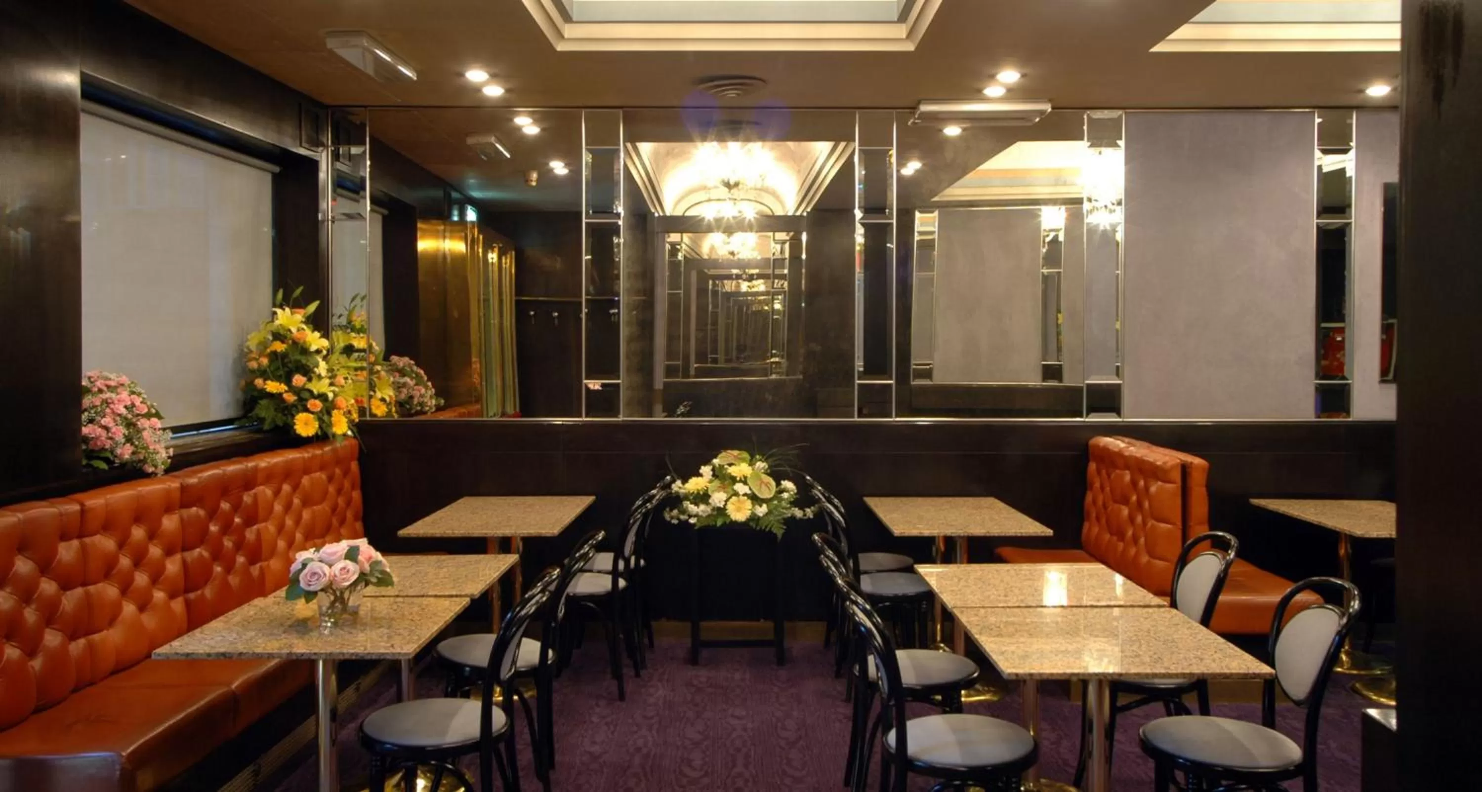 Restaurant/places to eat in Hotel Centrale Byron