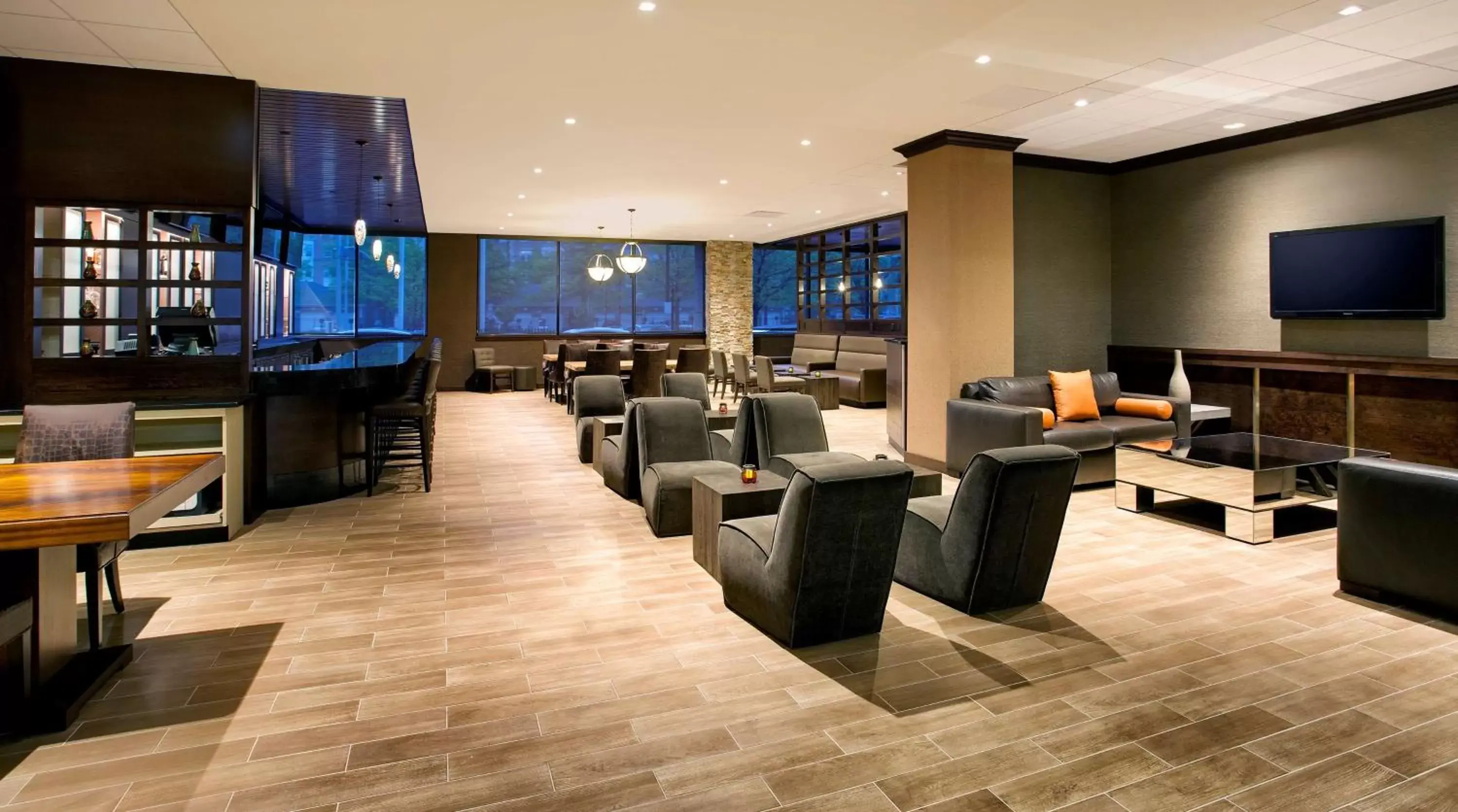 Restaurant/places to eat, Lounge/Bar in DoubleTree by Hilton Hotel & Suites Jersey City