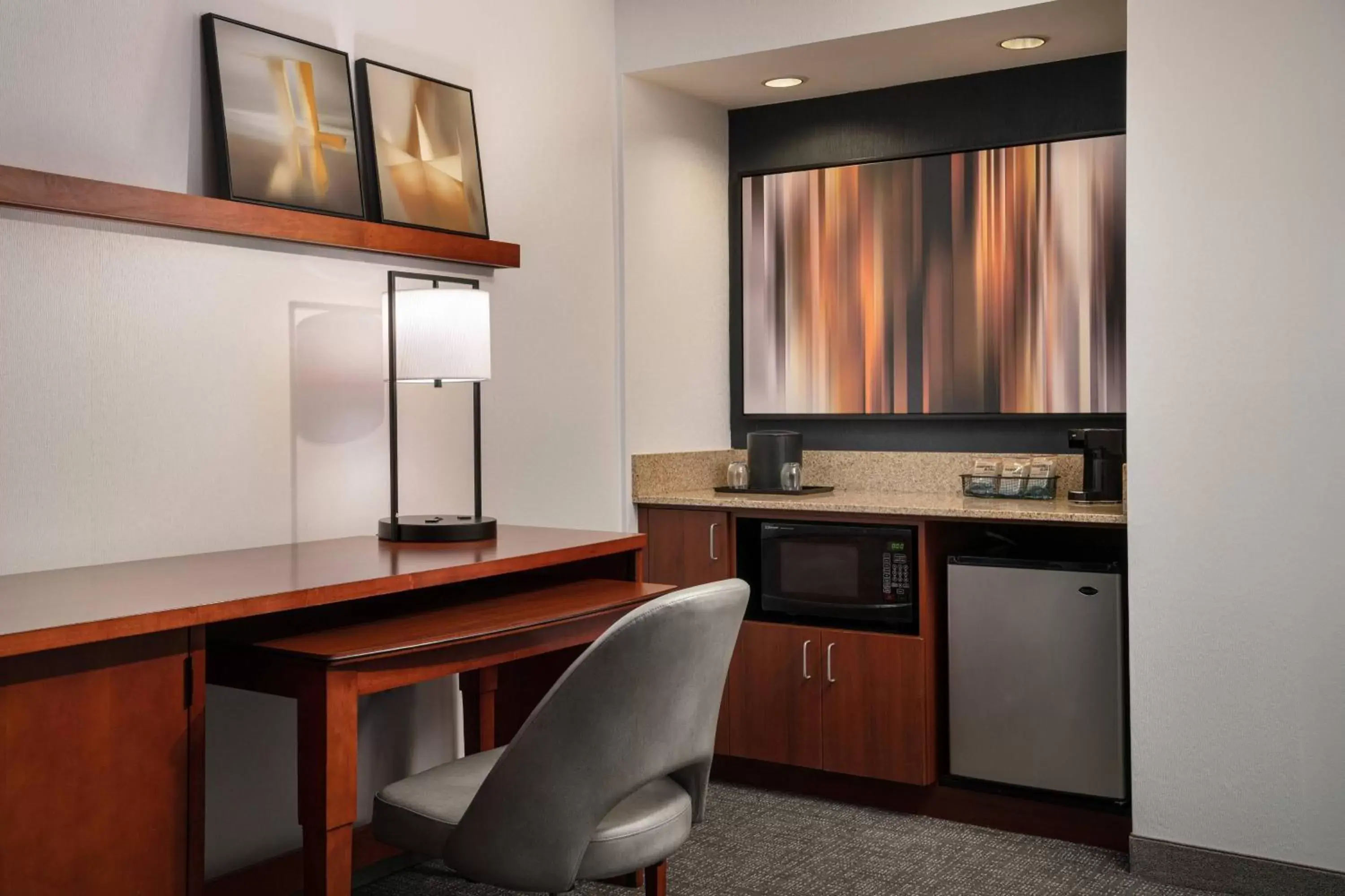 Kitchen or kitchenette, Kitchen/Kitchenette in Courtyard by Marriott Pleasanton