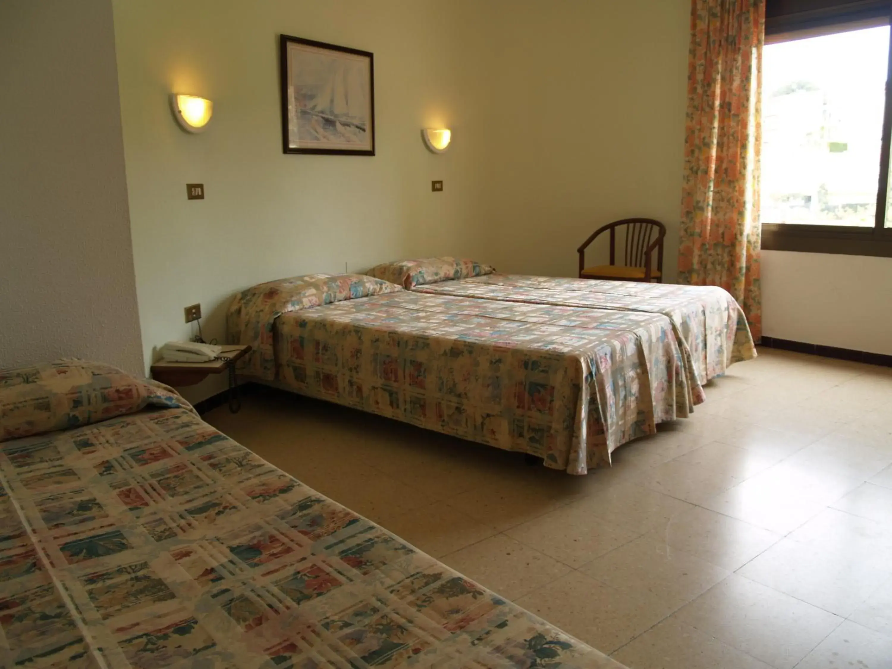 Bedroom, Bed in Hotel Hostal del Sol Bedroom, Bed in Hotel Hostal del Sol