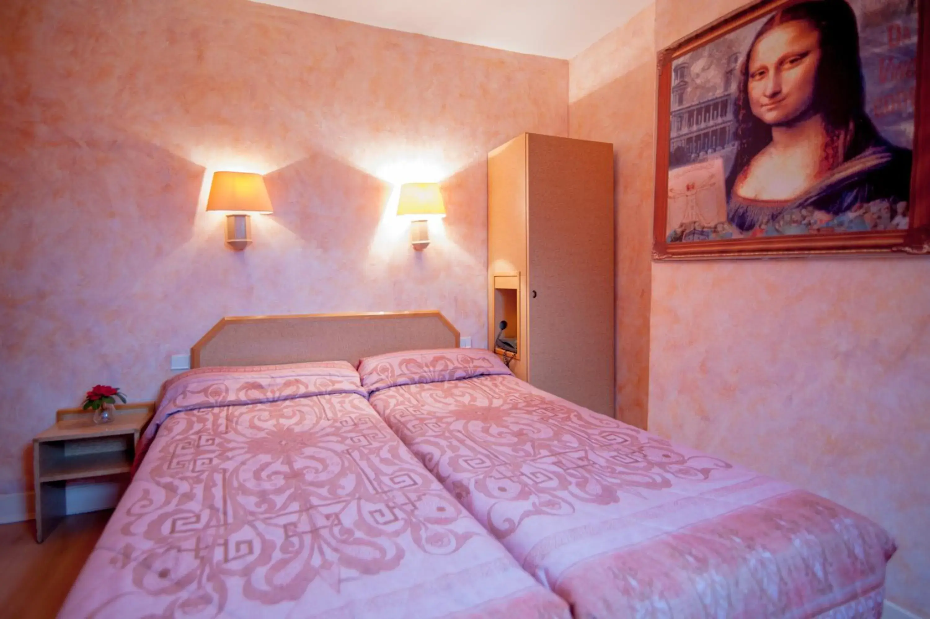 Photo of the whole room, Bed in Hotel Leonard De Vinci