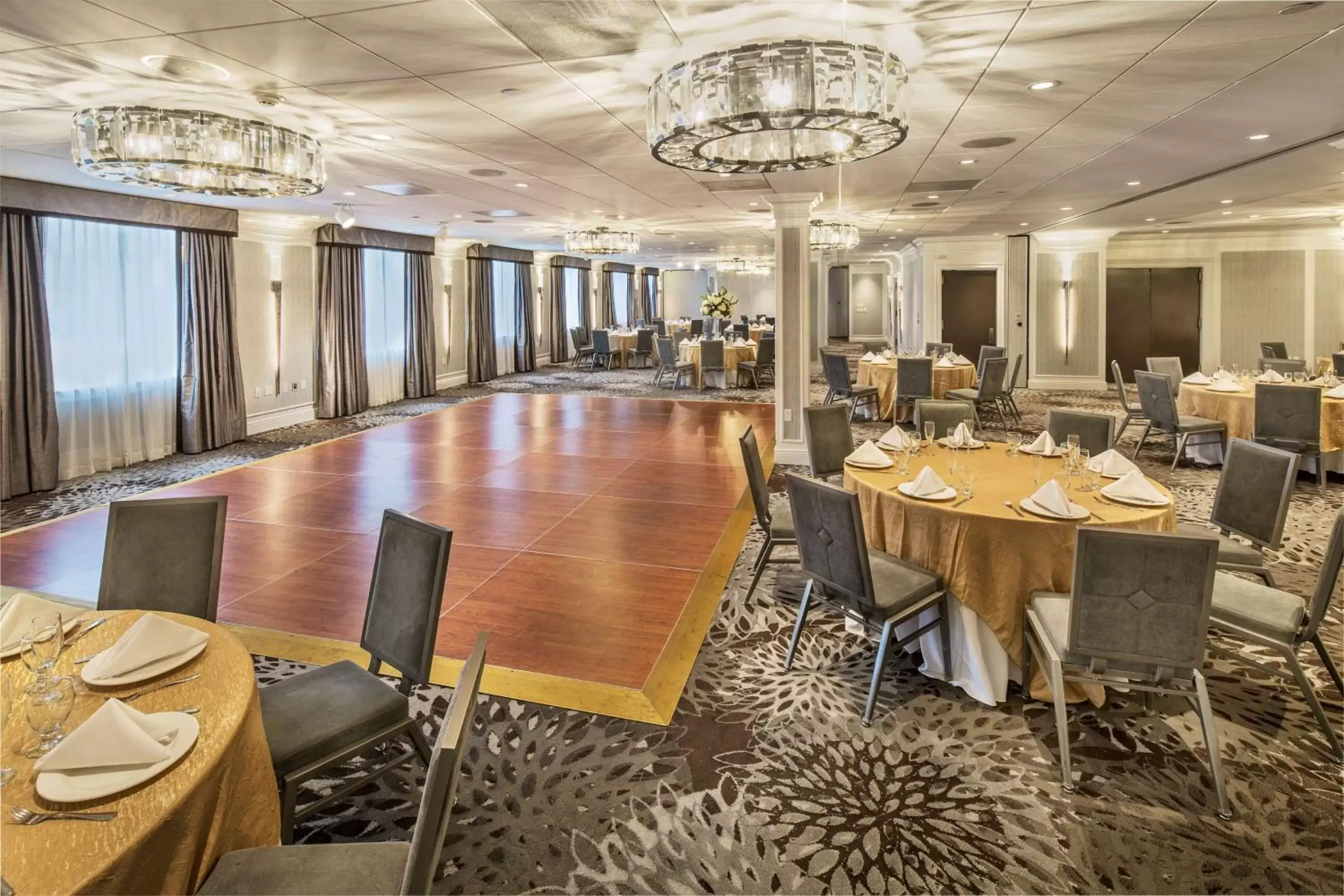 Meeting/conference room, Restaurant/Places to Eat in DoubleTree by Hilton Nanuet