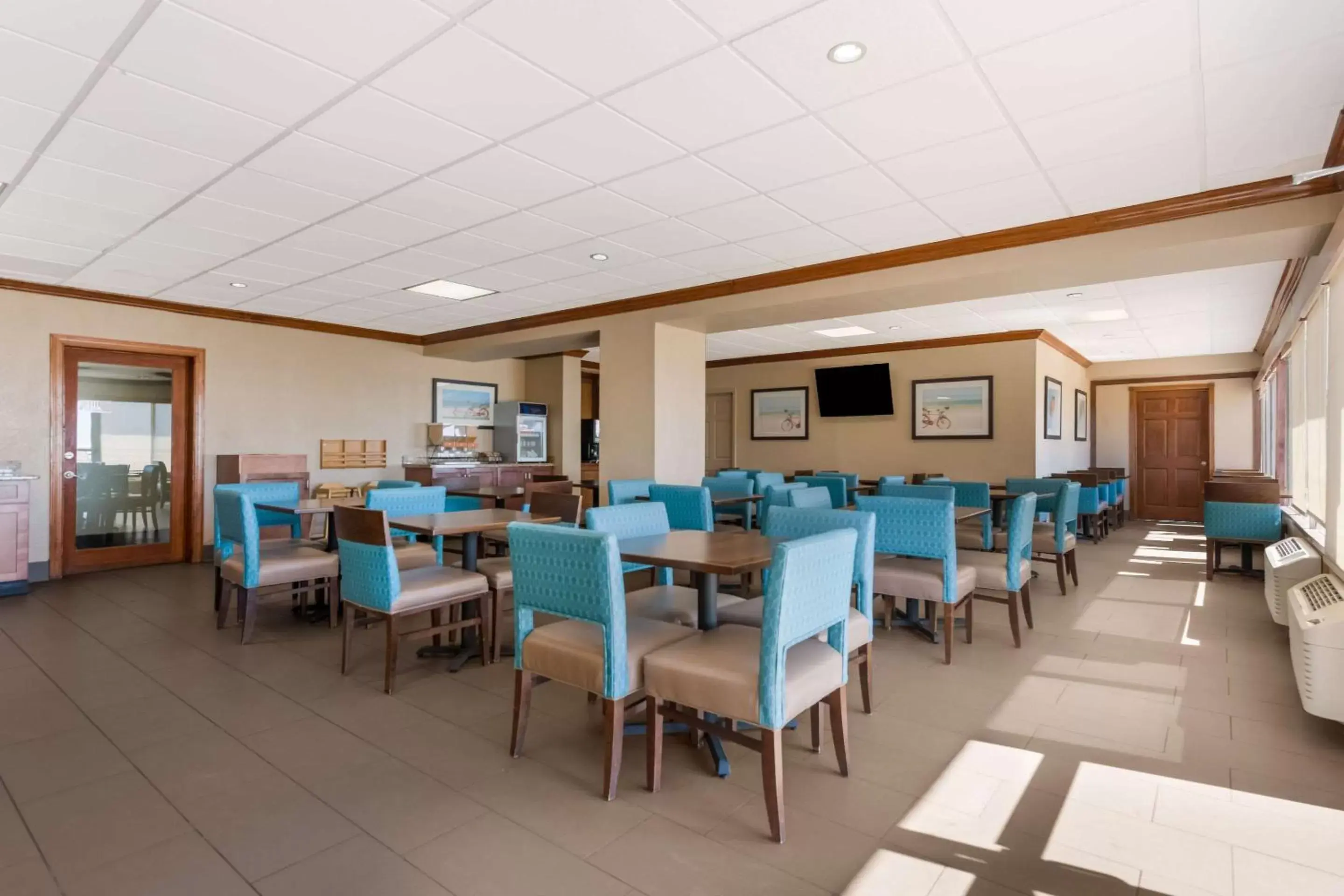 Breakfast, Restaurant/Places to Eat in Comfort Inn South Oceanfront